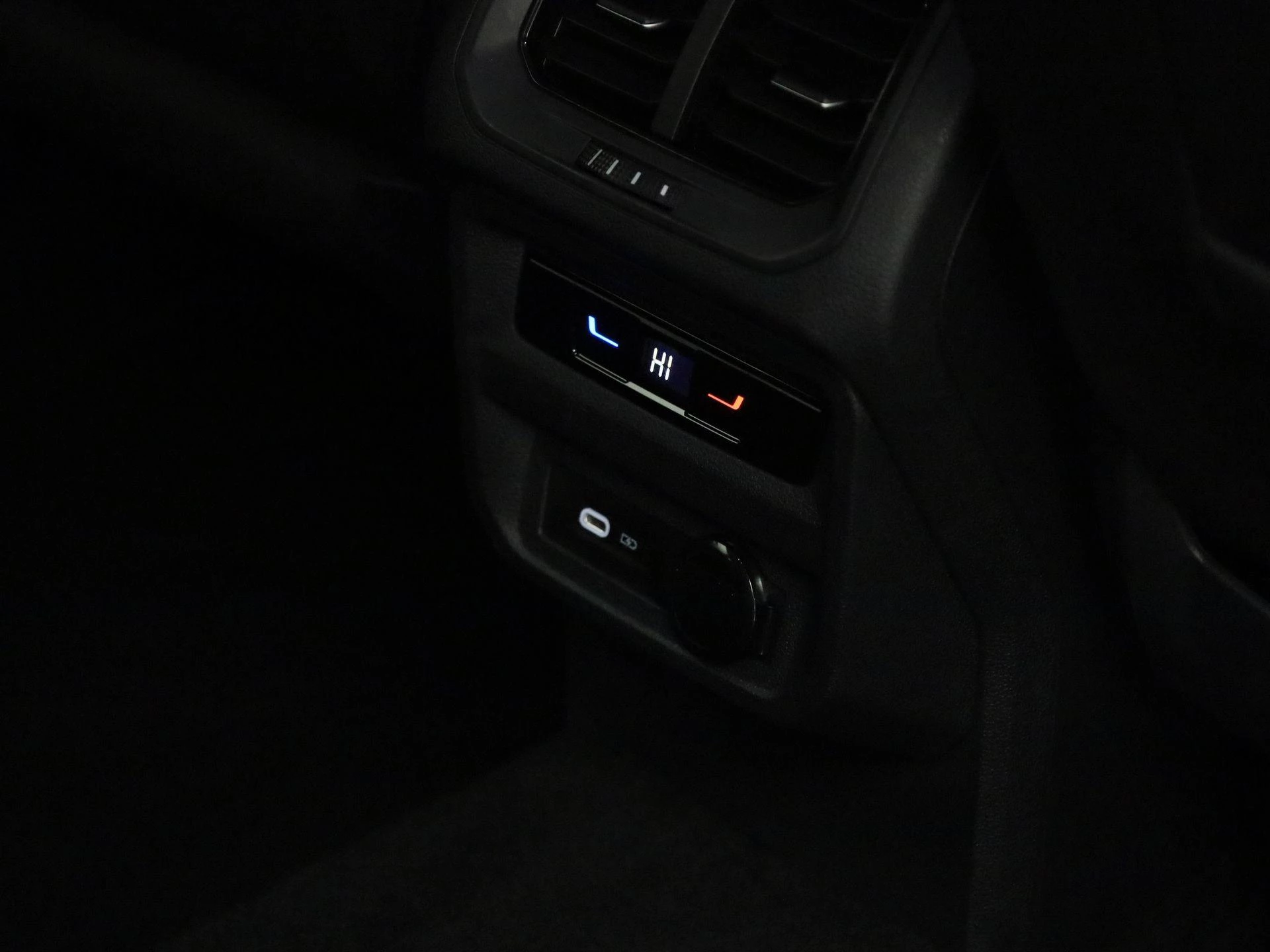Volkswagen-Tiguan Allspace-image-33