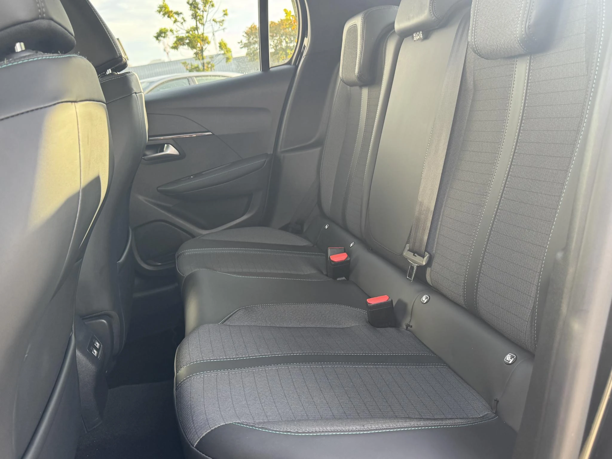Peugeot-208-image-22