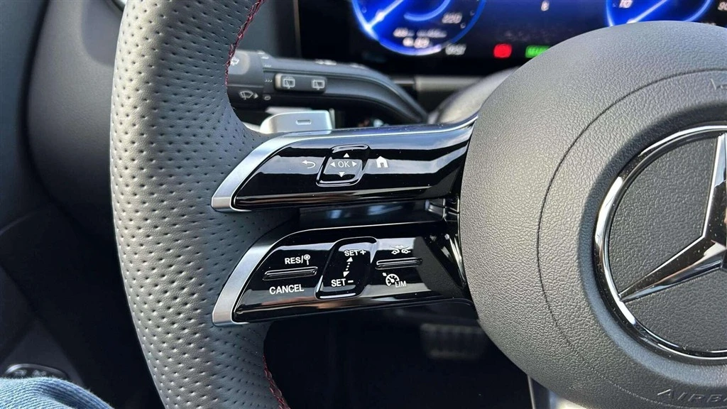 Mercedes-Benz-EQA-image-11