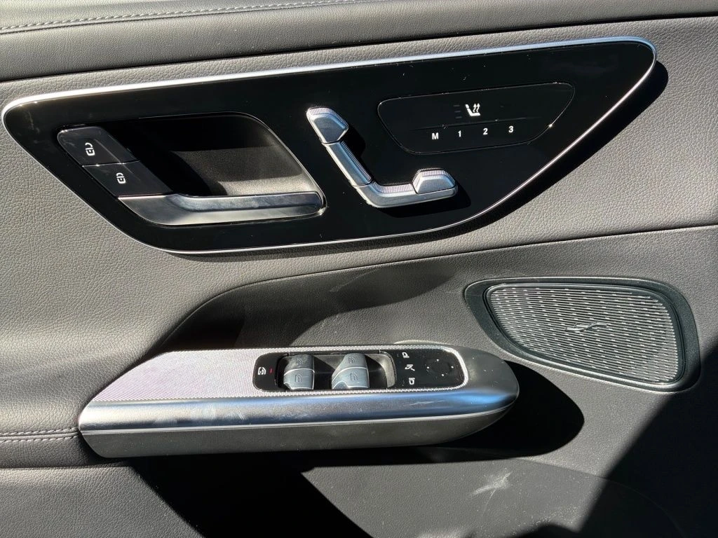 Mercedes-Benz-GLC 300 d-image-8