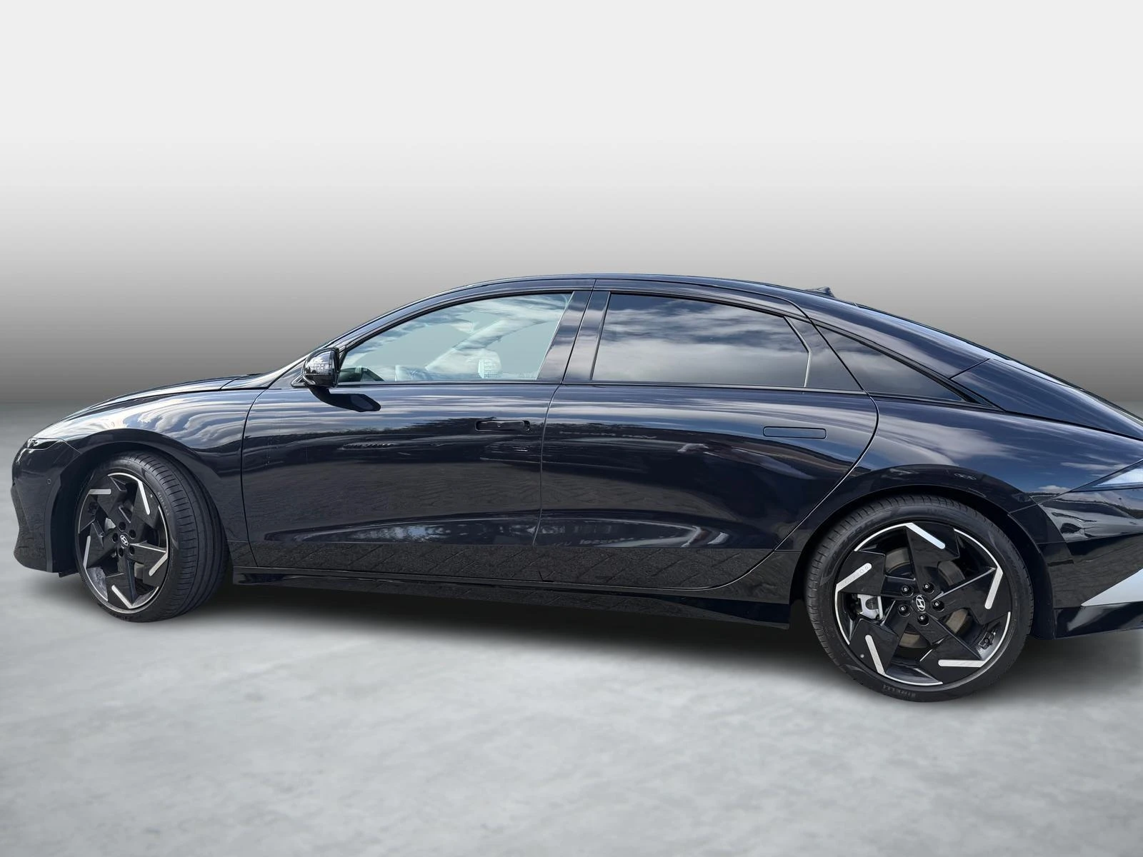 Hyundai-IONIQ 6-image-8
