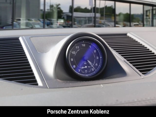 Porsche-Macan-image-23