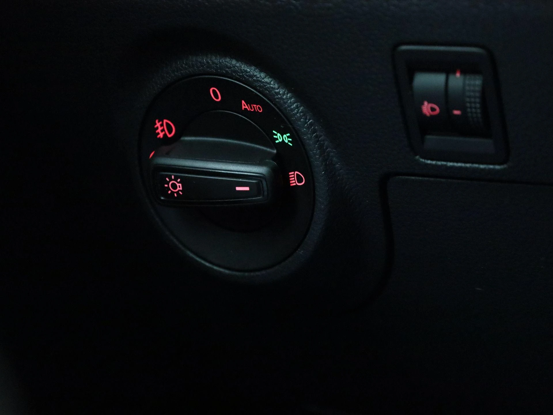 SEAT-Arona-image-23