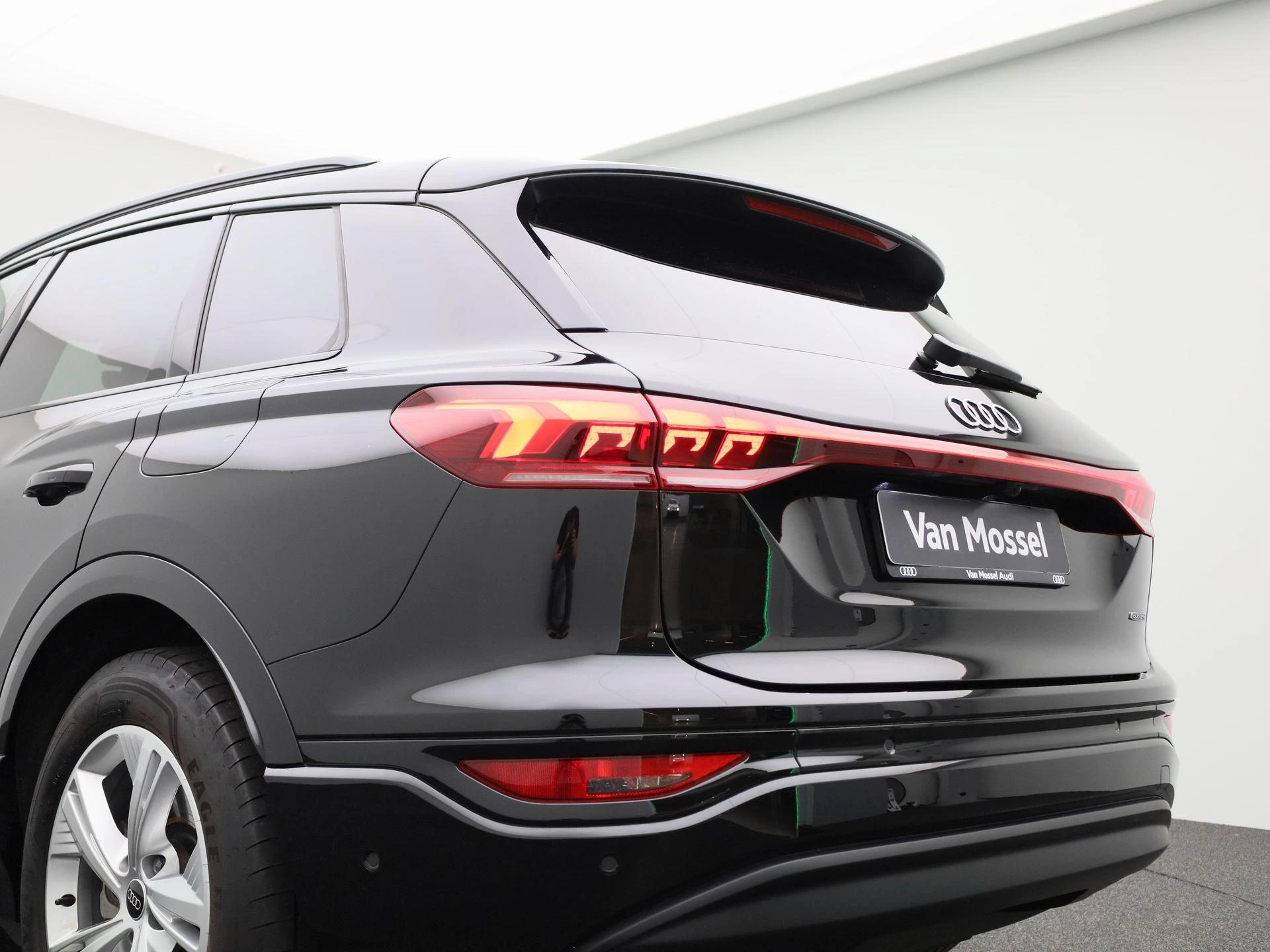 Audi-Q6 e-tron-image-55
