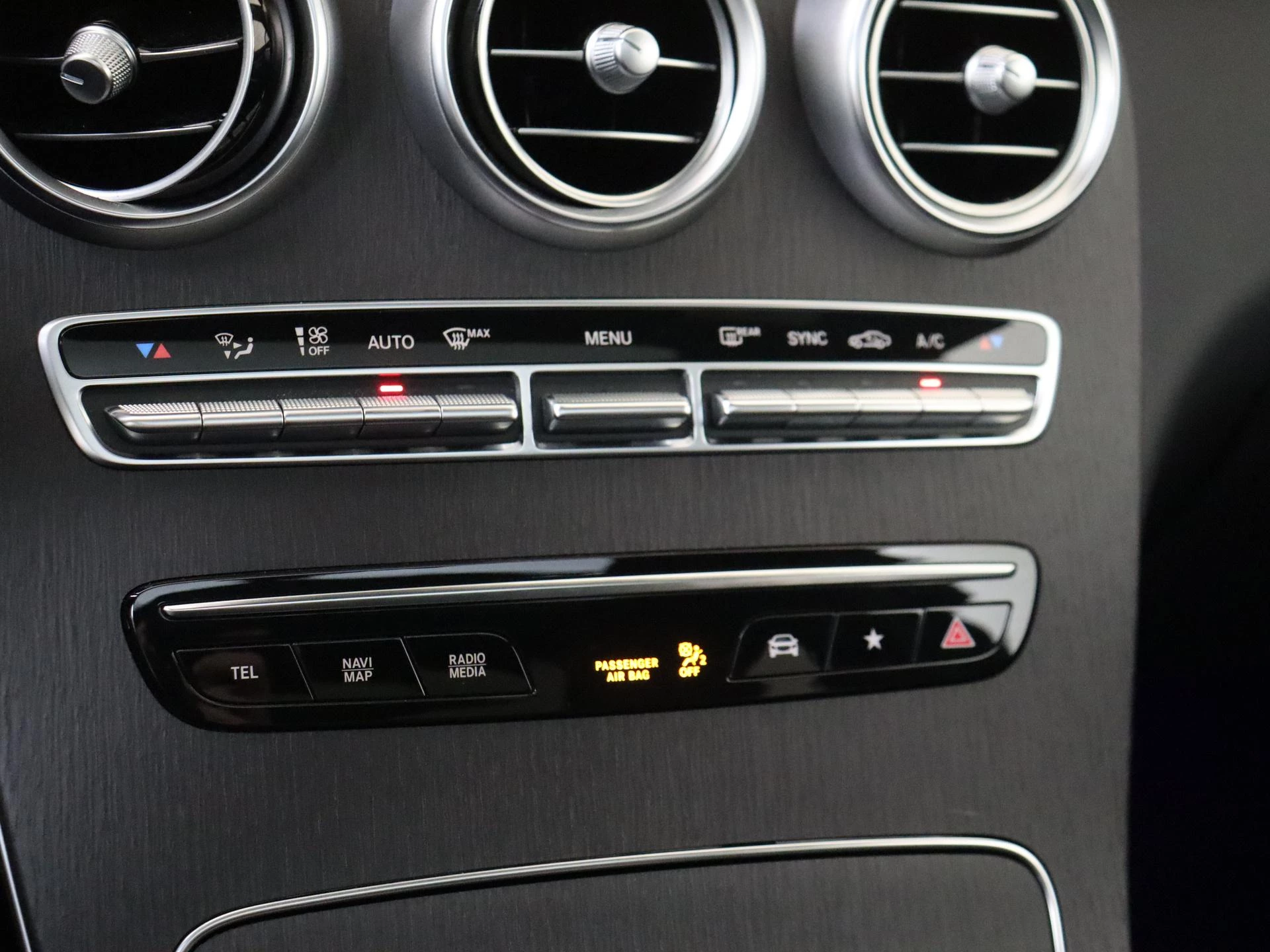 Mercedes-Benz-GLC-image-27
