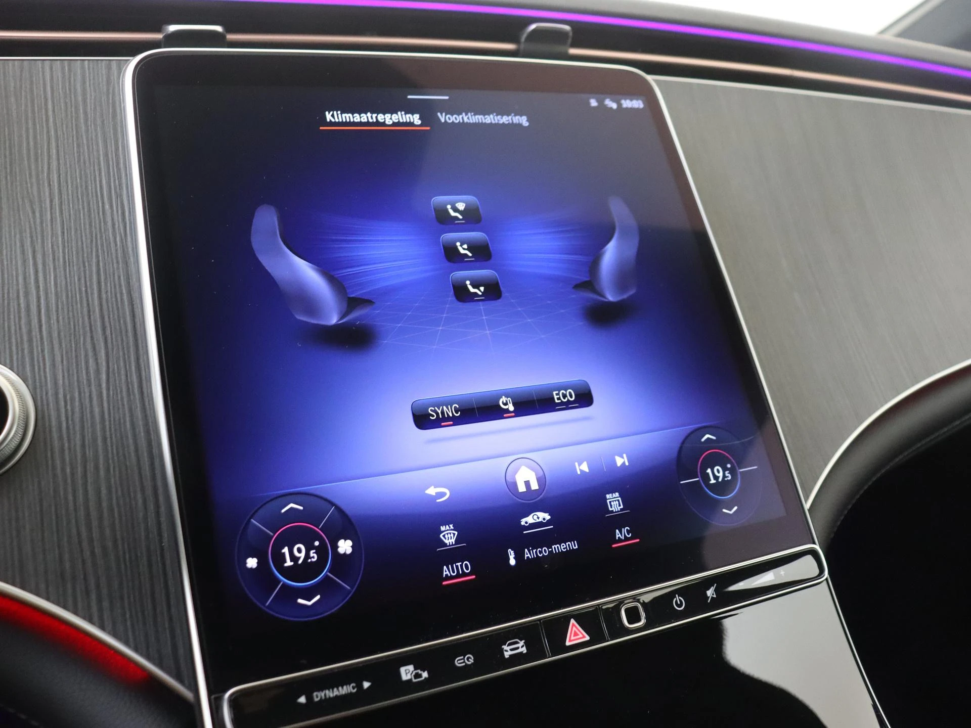 Mercedes-Benz-EQE-image-18