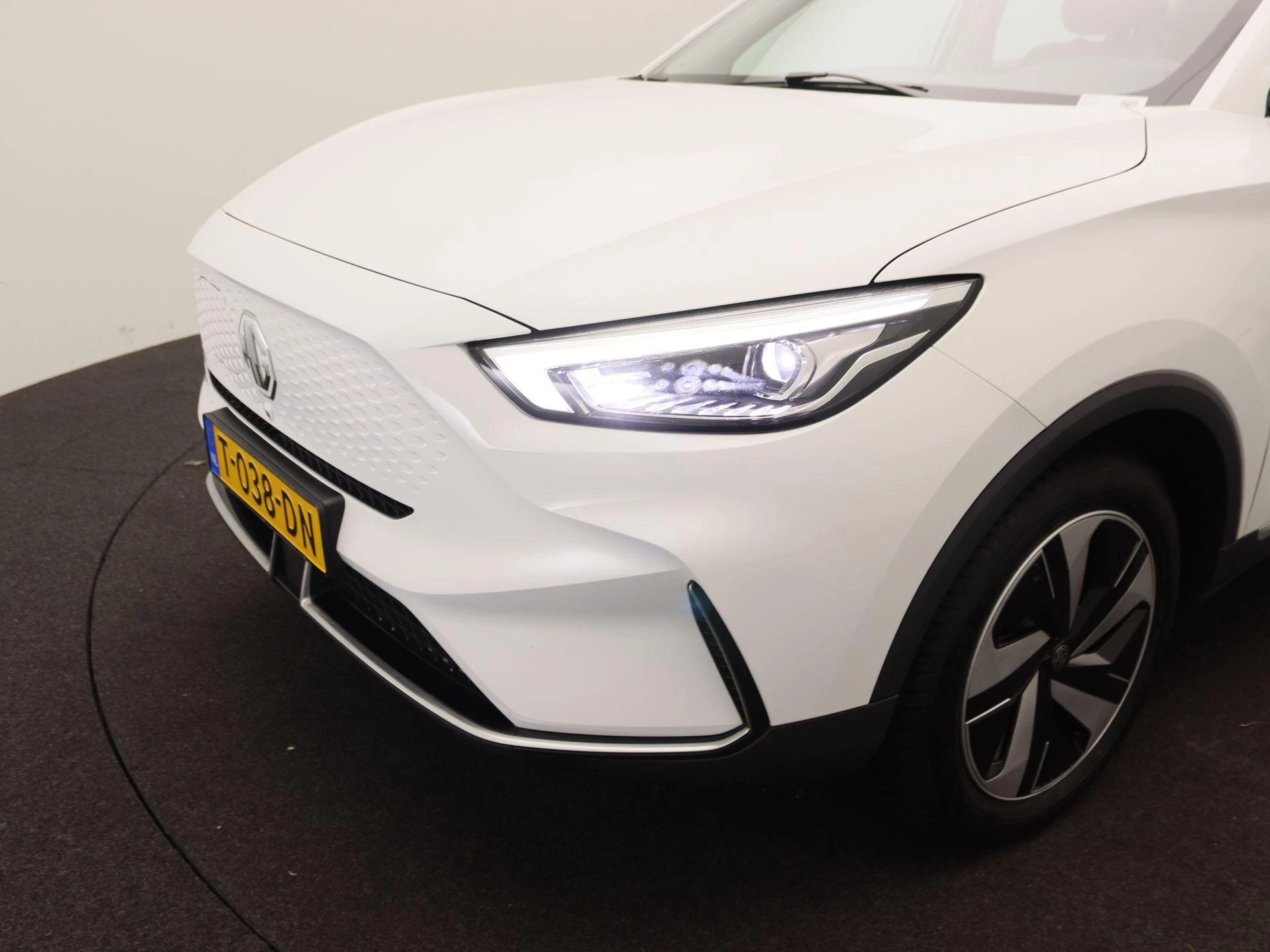 MG-ZS EV-image-16