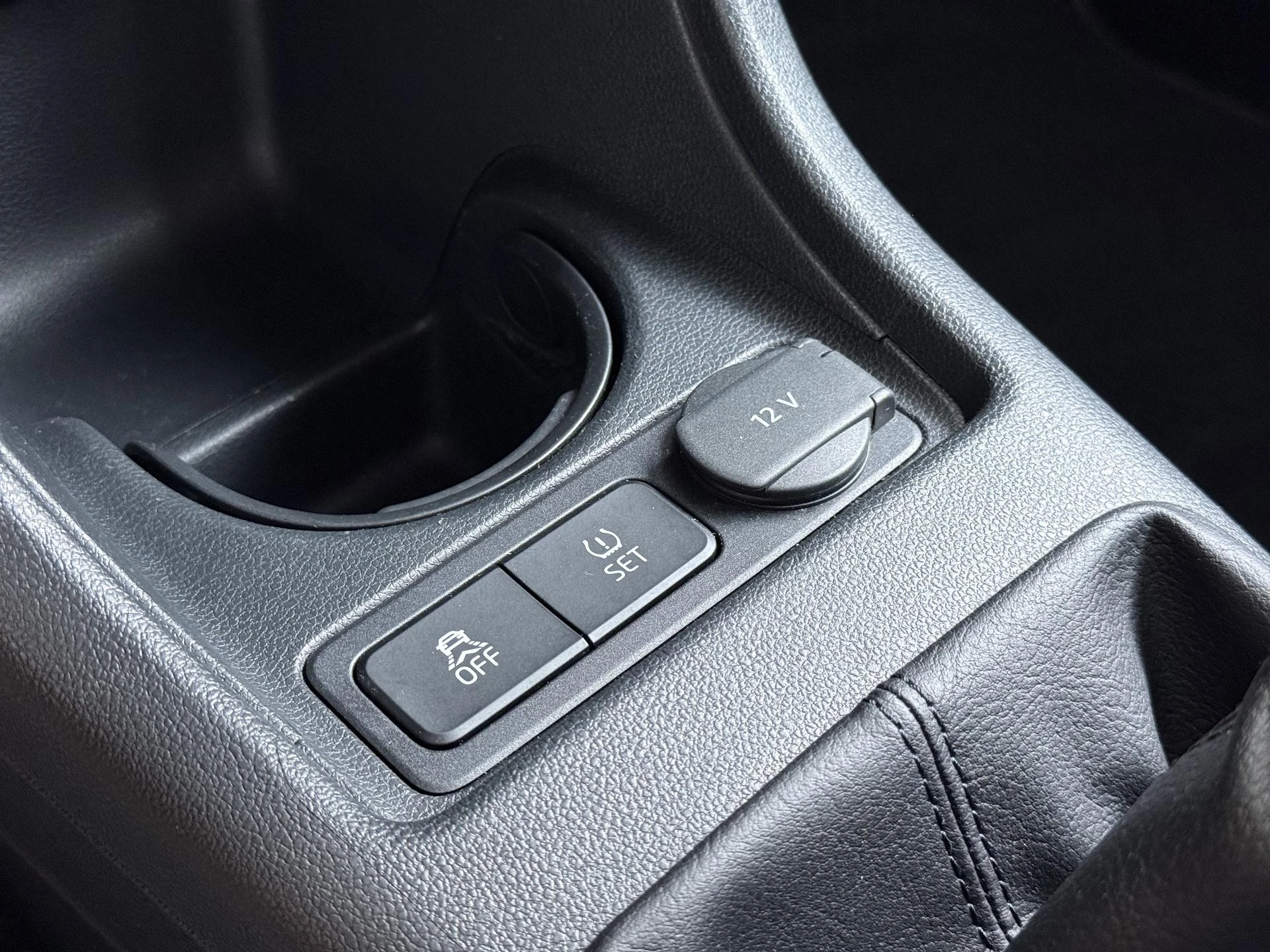 Volkswagen-up!-image-24