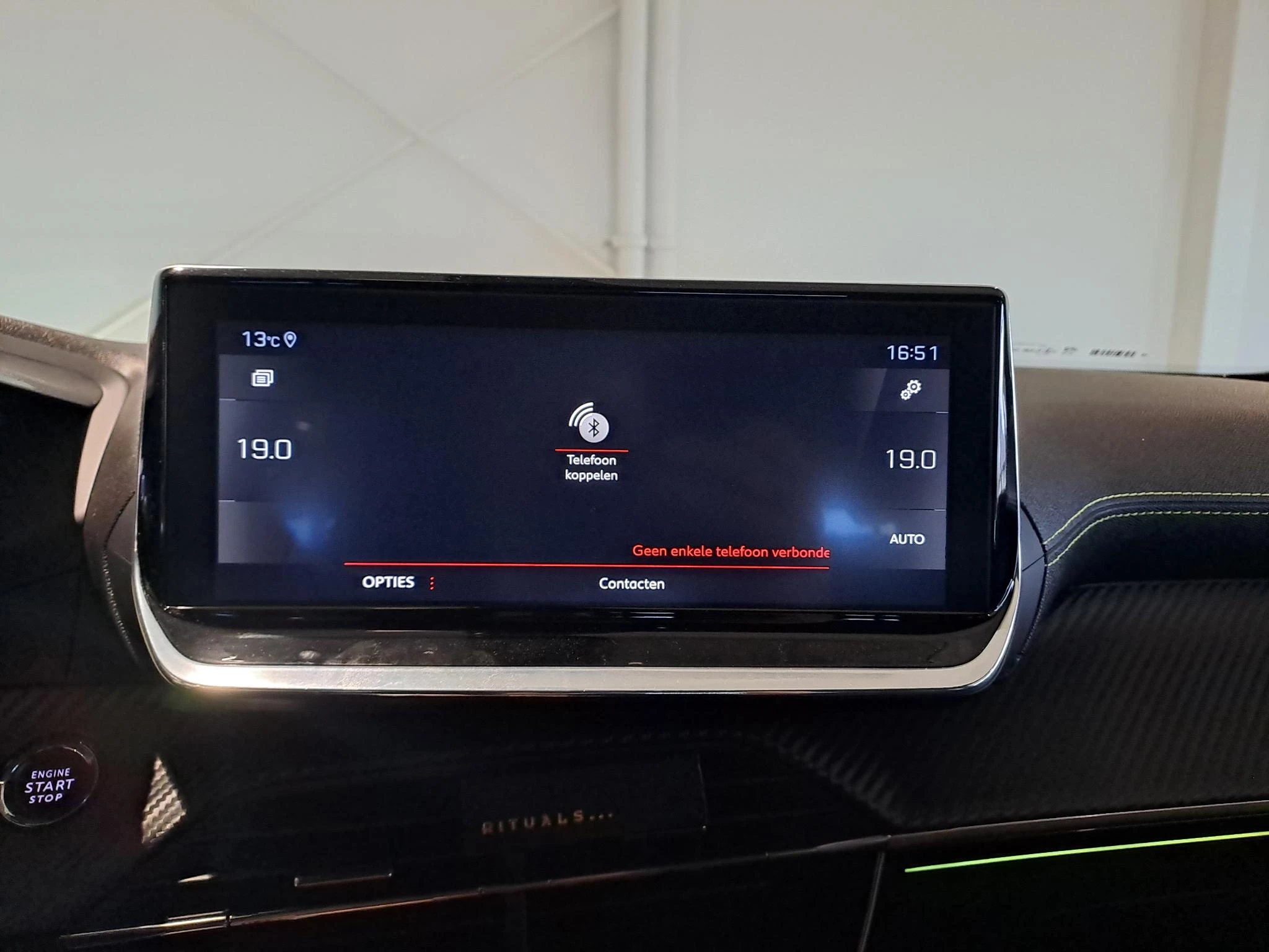 Peugeot-2008-image-26