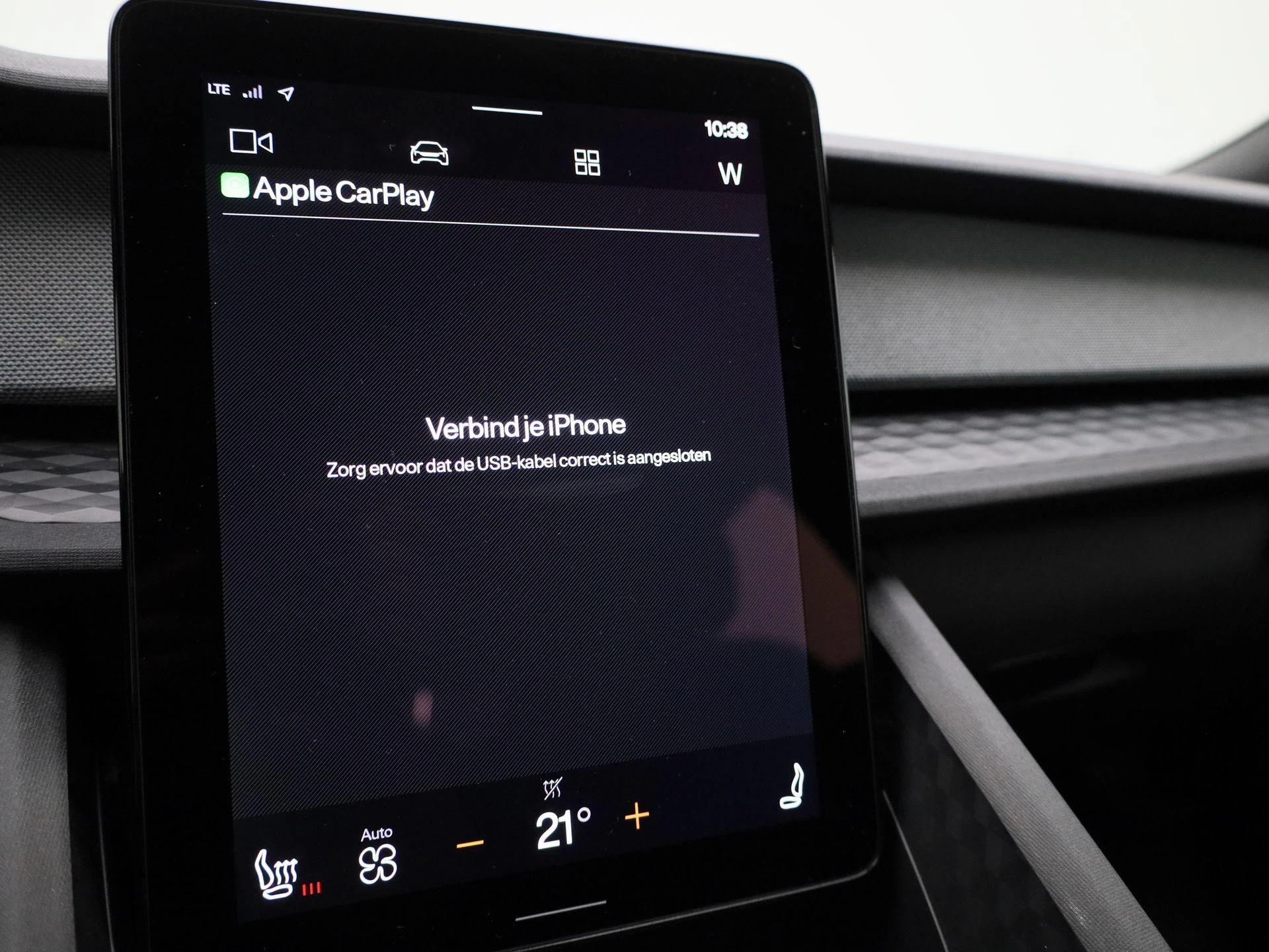 Polestar-2-image-25