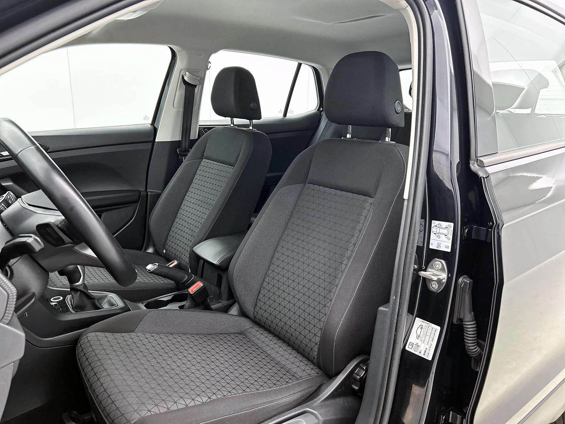 Volkswagen-T-Cross-image-5