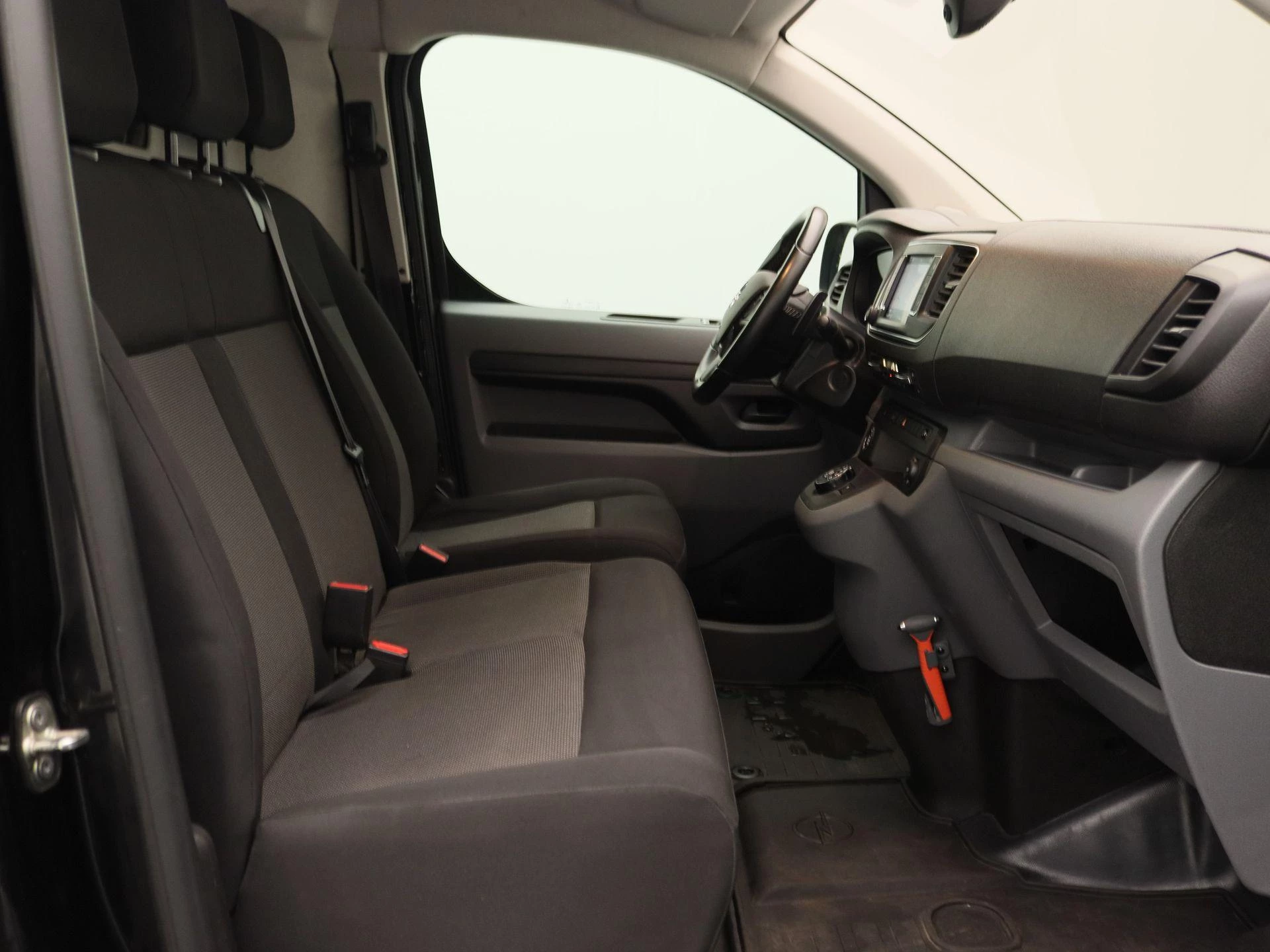 Opel-Vivaro-image-20