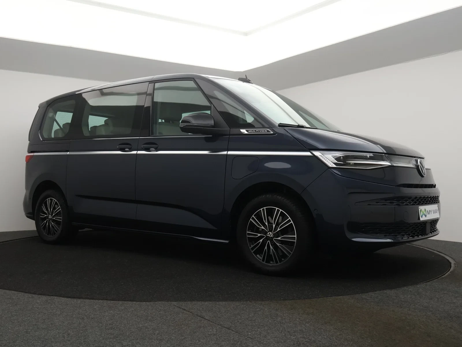 Volkswagen Multivan T7 eHybrid (PHEV) Multivan Style Korte versie 1.5 eHybrid 4X4 245PK *AUTOMAAT*7 ZITPLAATSEN*LEDER*ALCANTARA*CAMERA*PDC