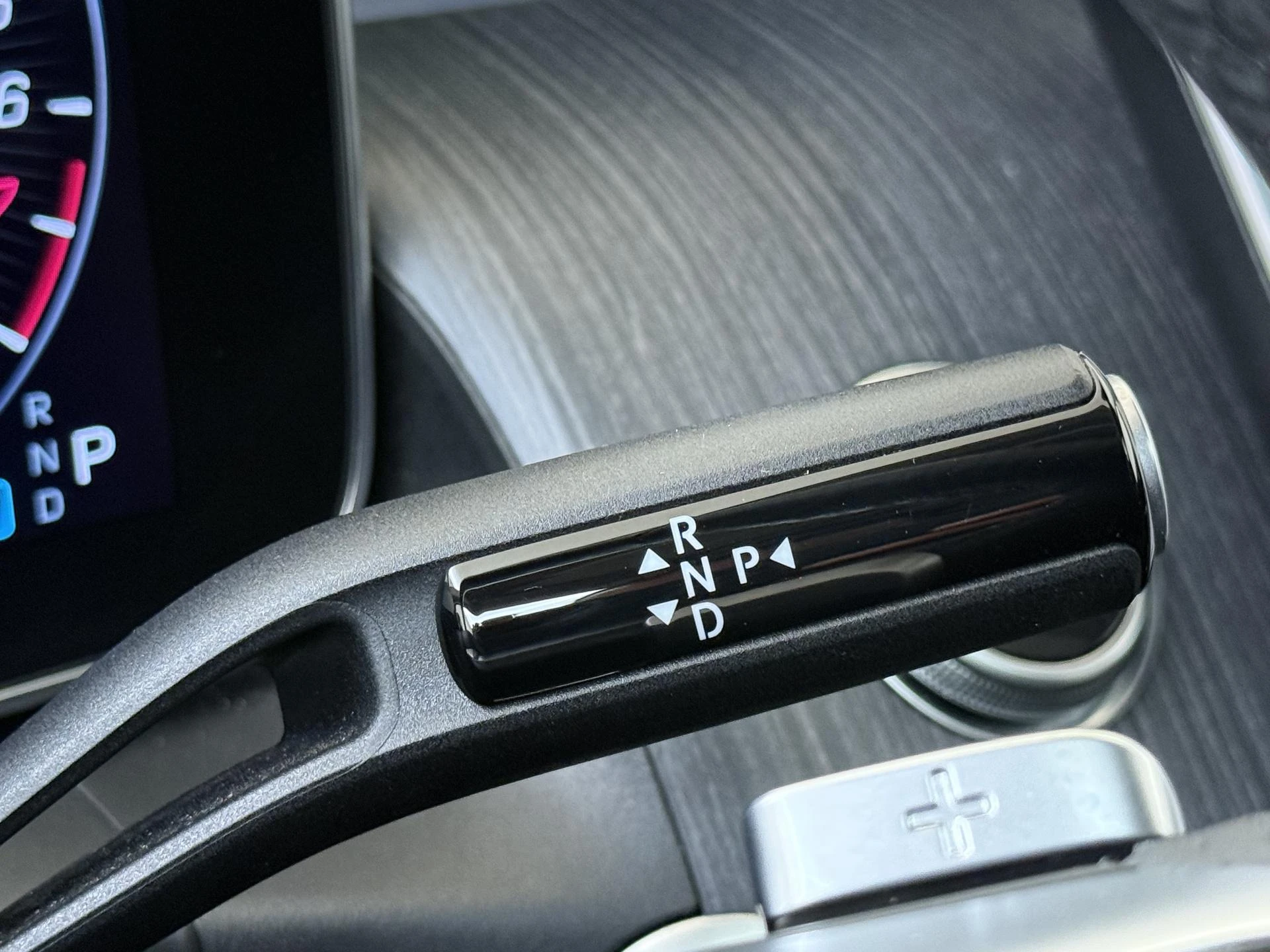 Mercedes-Benz-GLC-image-13