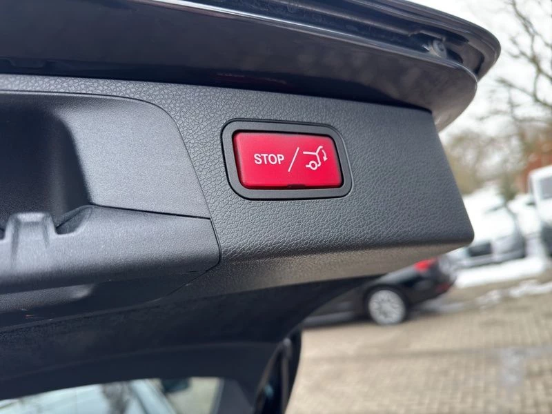 Mercedes-Benz E-Klasse 400 T d 4M AMG PANO HUD 360 DISTRO STANDHZG AMG LineW213 E 400 T d 4M AMG PANO HUD 360 DISTRO STANDHZG AMG Line