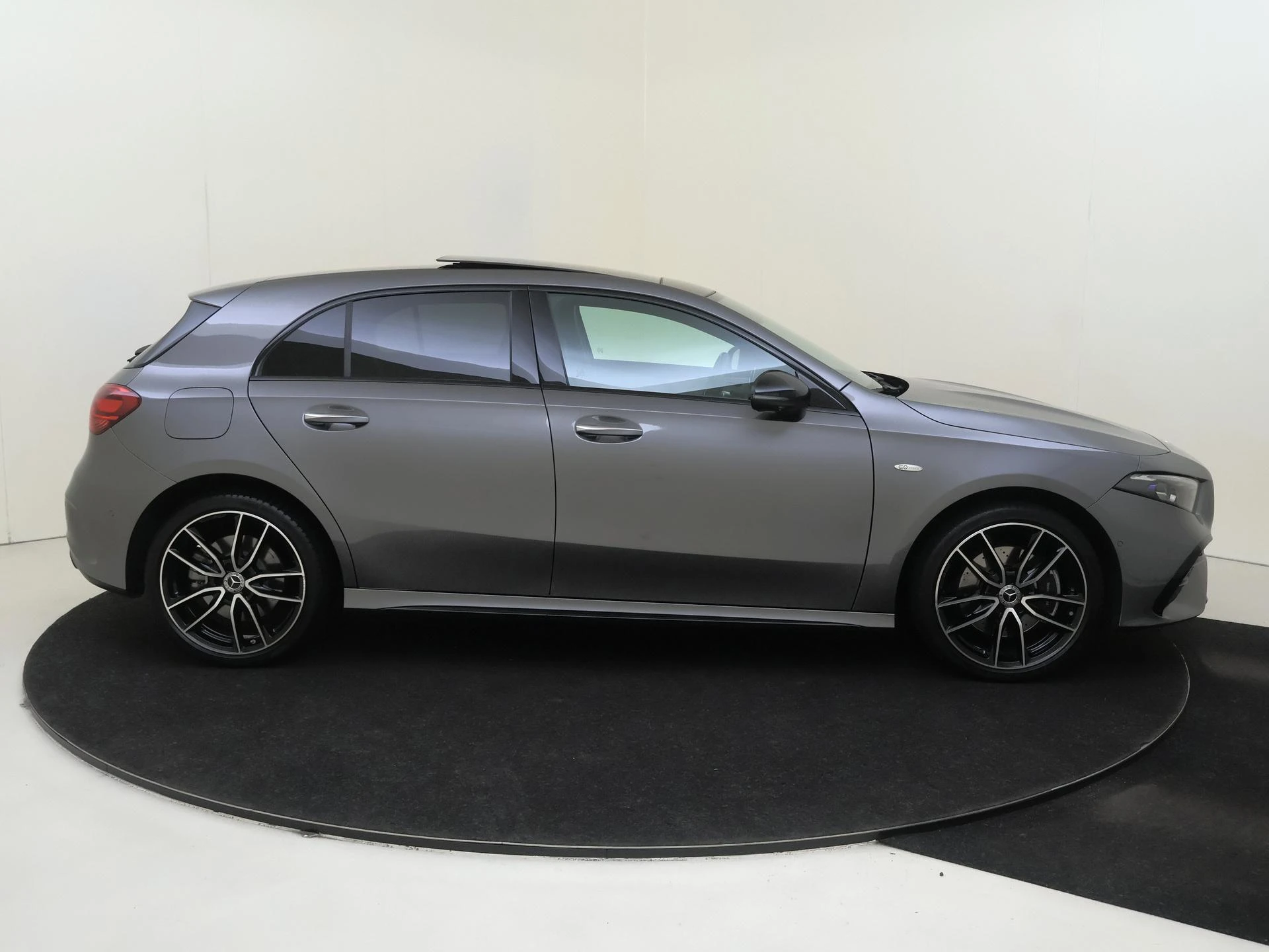 Mercedes-Benz-A-Klasse-image-8