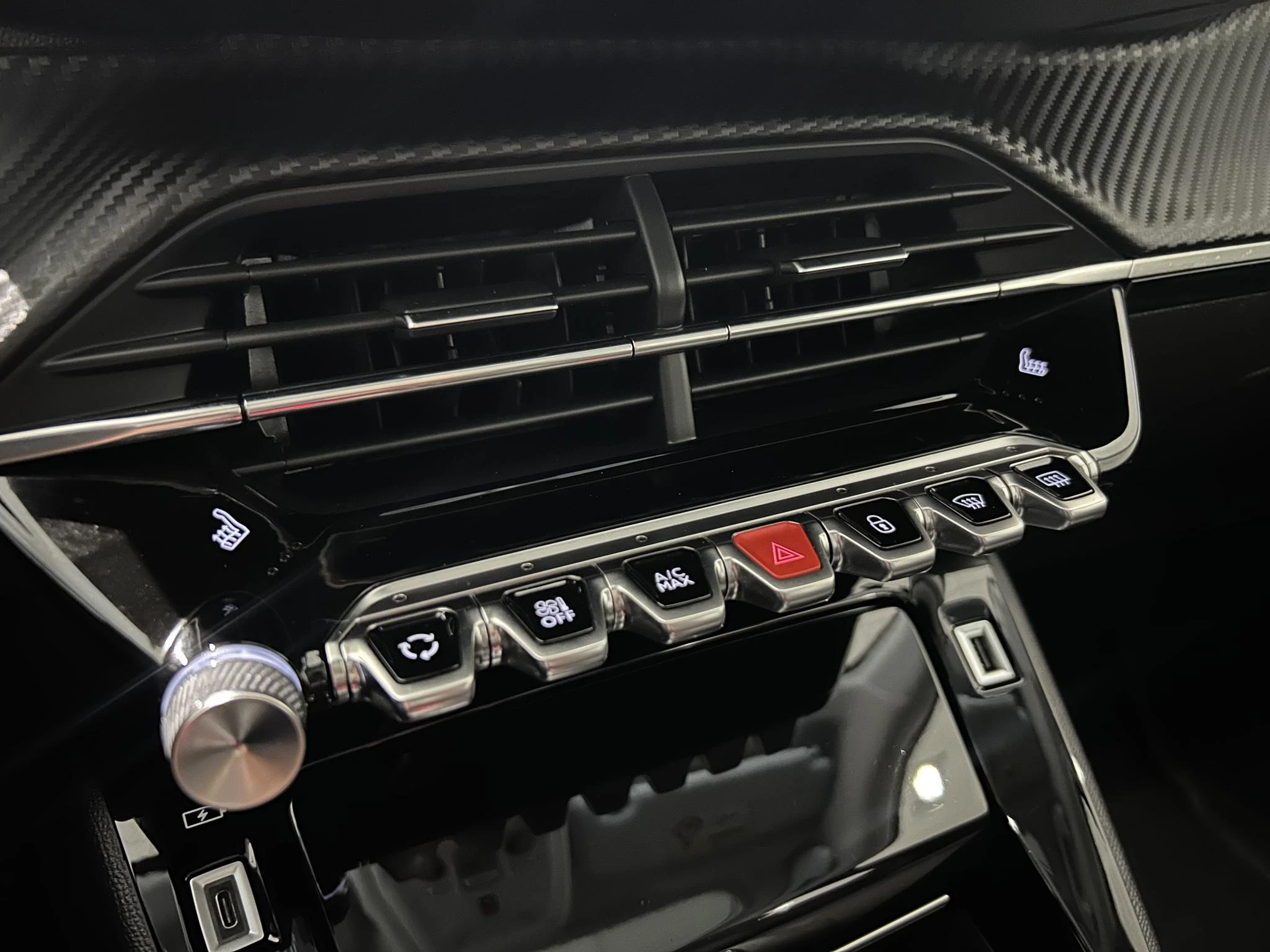 Peugeot-208-image-13