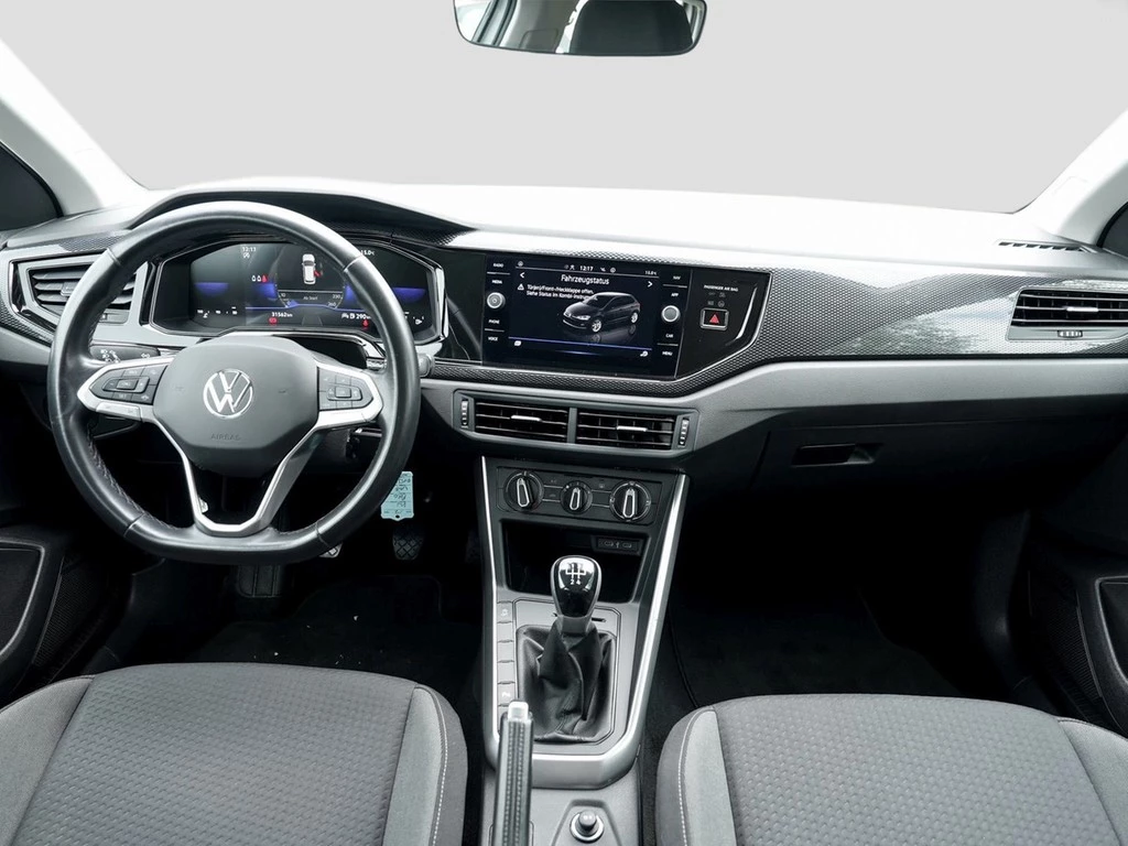 Volkswagen-Polo-image-10