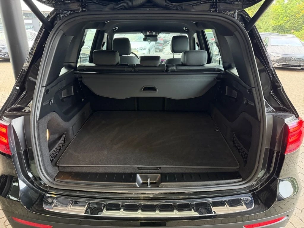 Mercedes-Benz-GLB 200 d-image-13