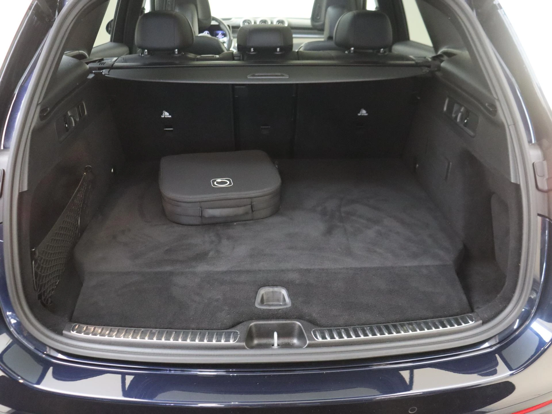 Mercedes-Benz-GLC-image-29