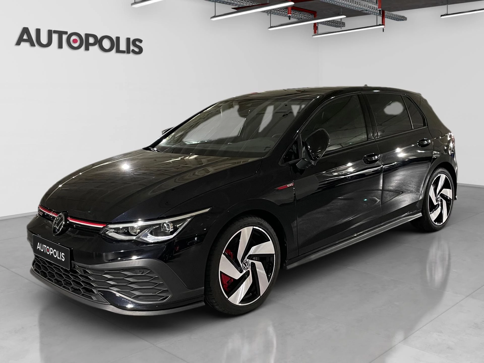 Volkswagen-Golf-image-0