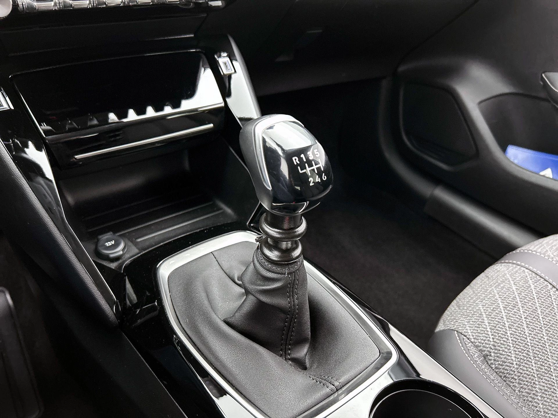 Peugeot 208 1.2 PureTech 100 Allure