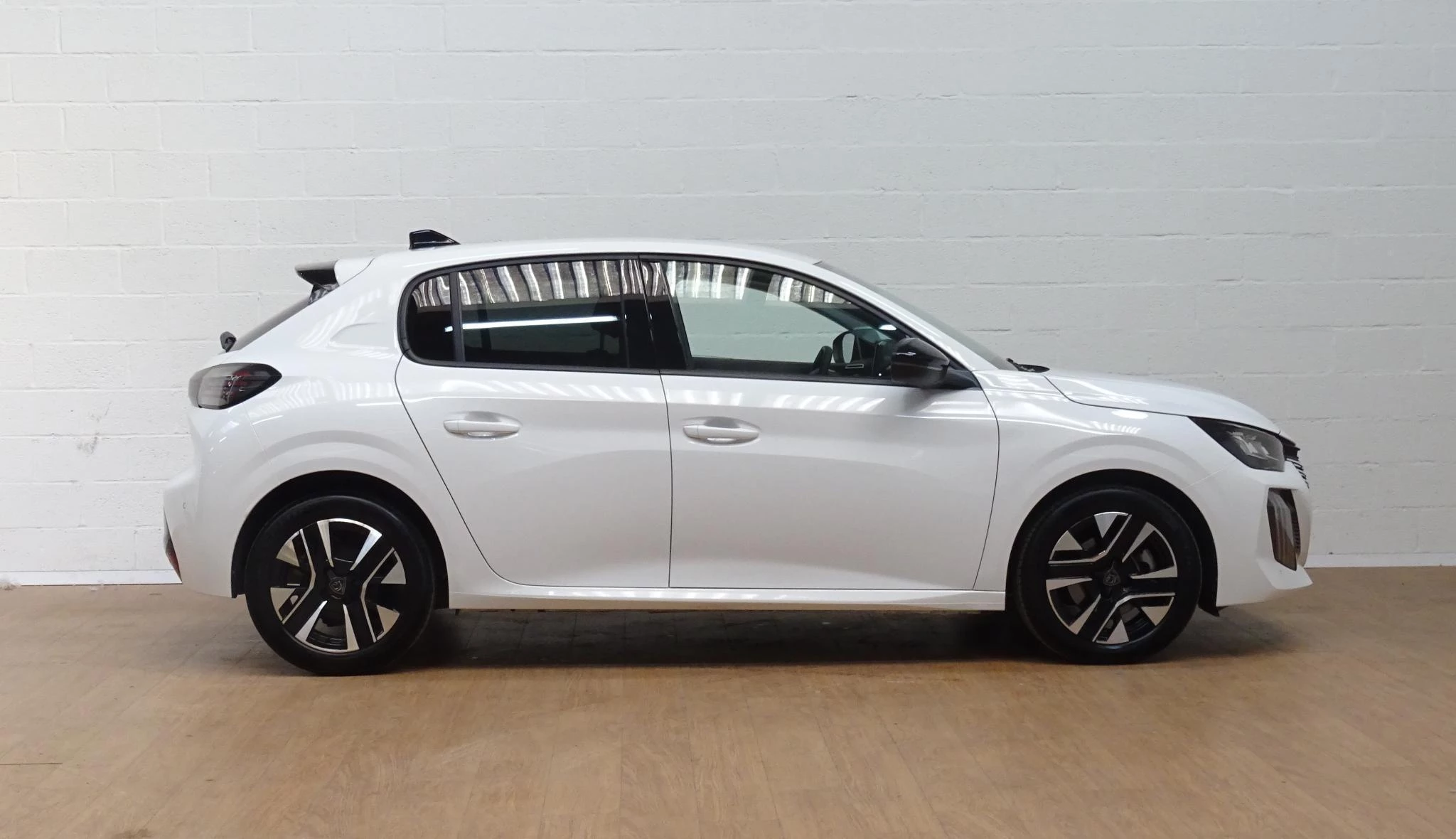 Peugeot 208 1.2 HYBRID Allure automaat