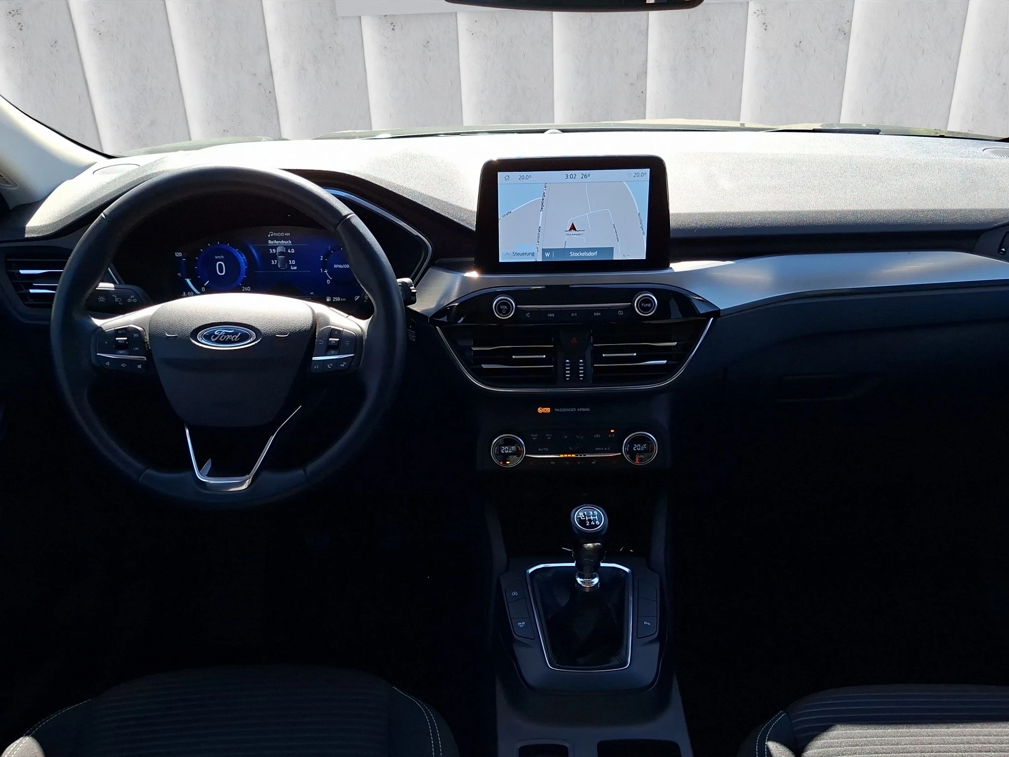 Ford Kuga Titanium 1.5 EB GJR | RFK | PDC | SHZ | LMF | Navi | Klima | BT | ZV mit FB
