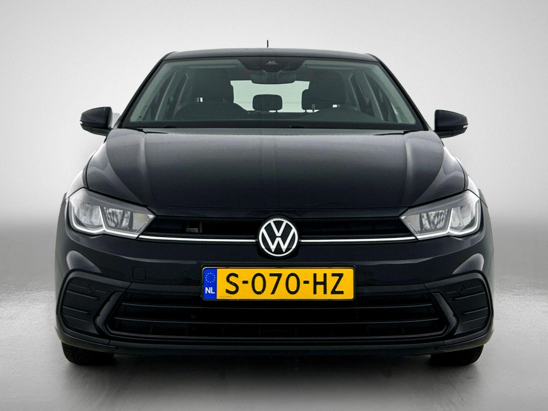 Volkswagen-Polo-image-4