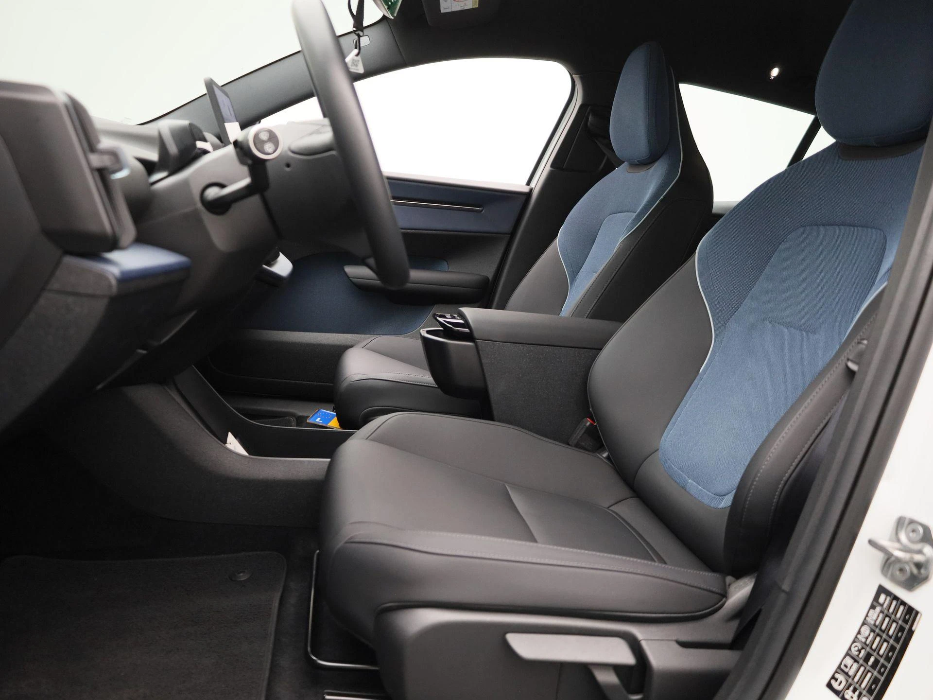 Volvo-EX30-image-10