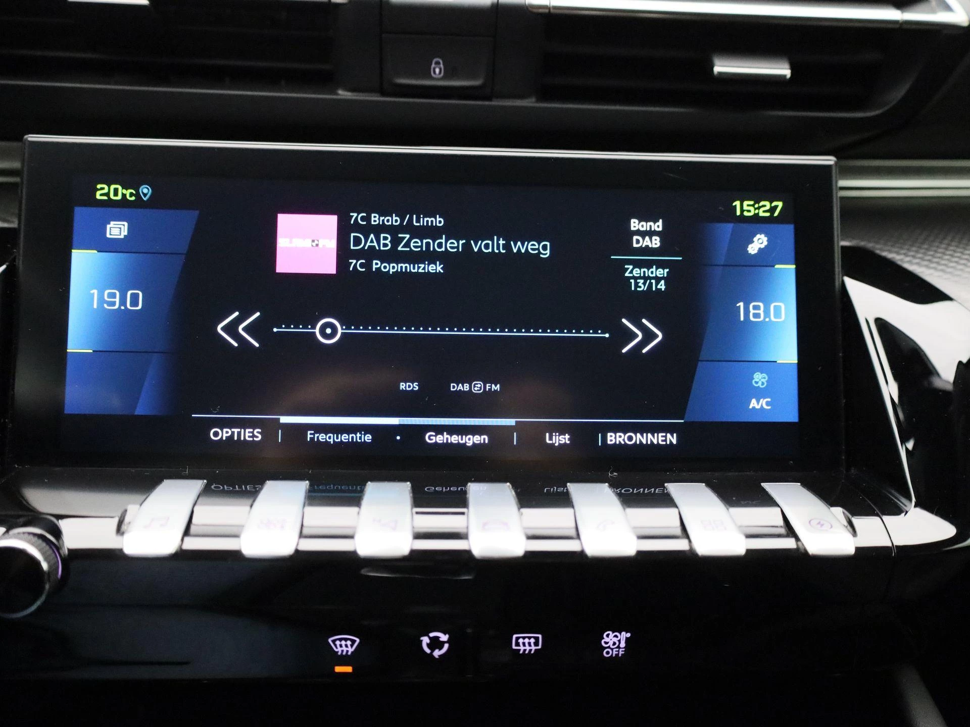 Peugeot-508-image-16