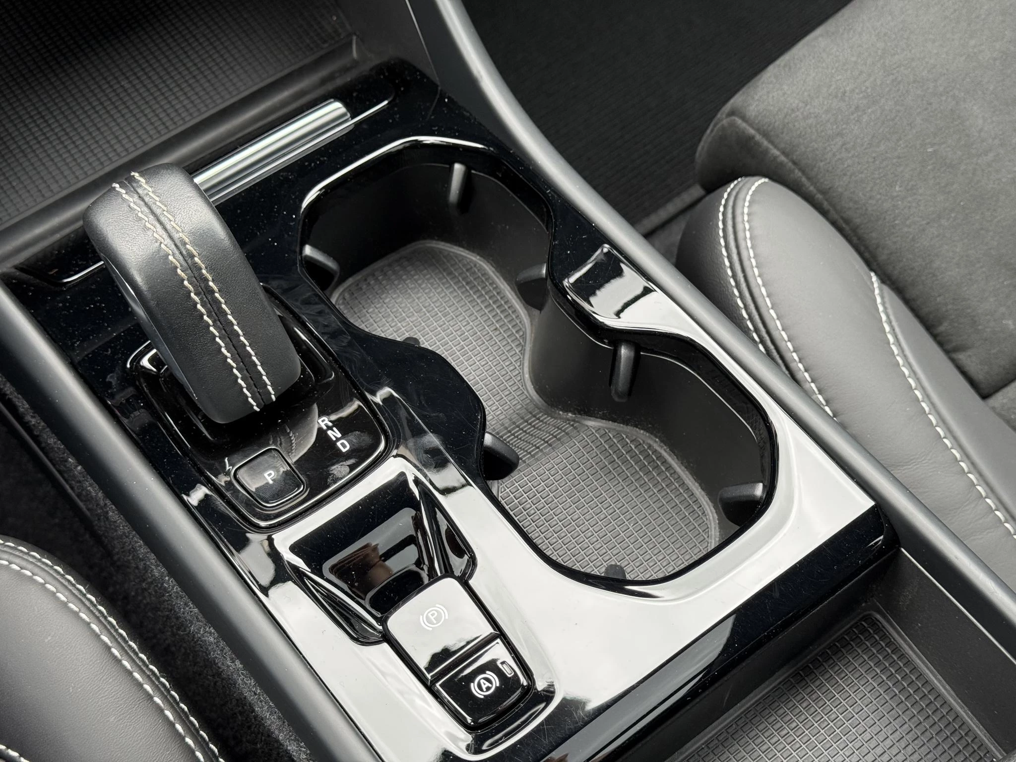 Volvo XC40 T5 Recharge R-Design