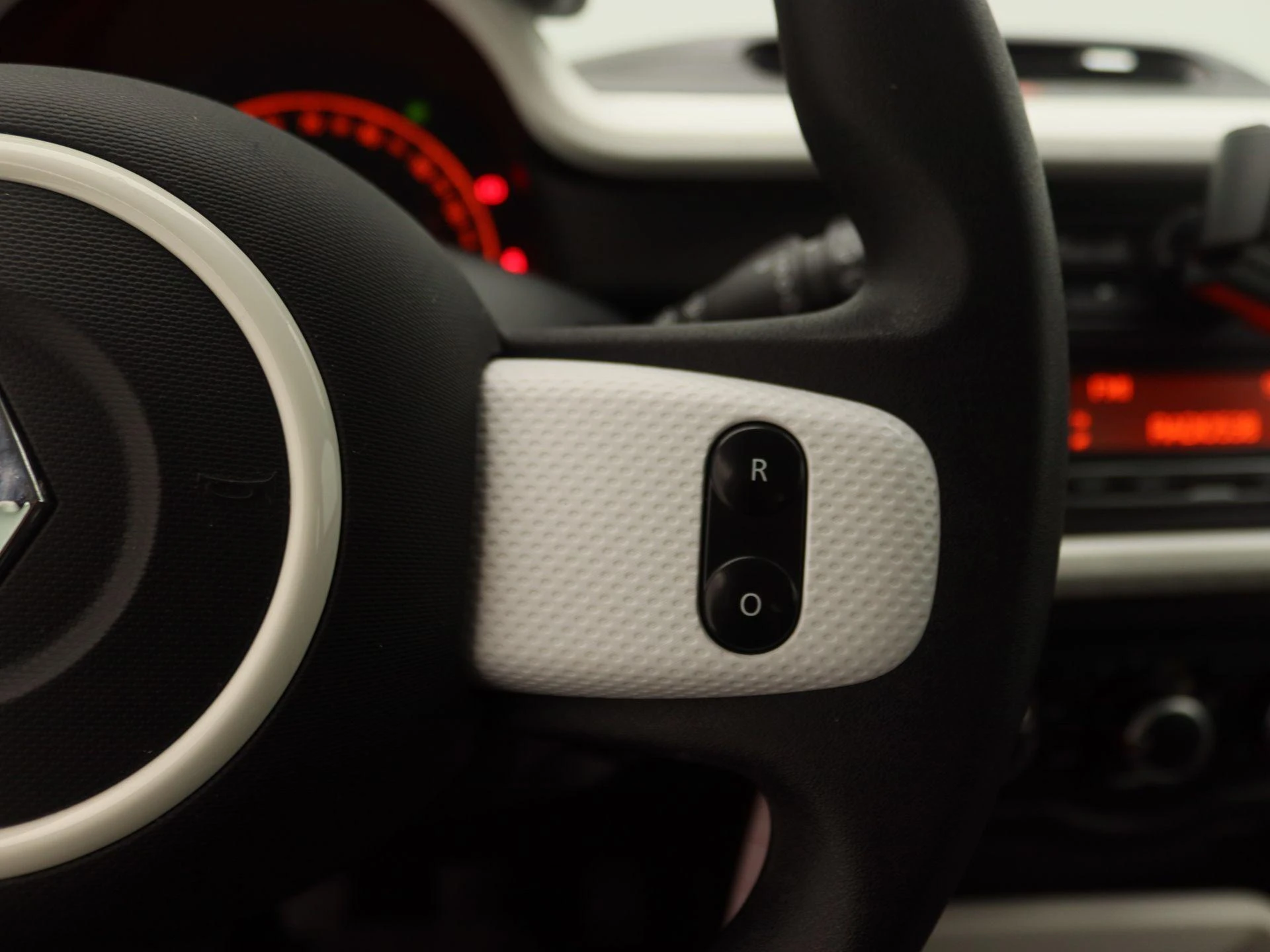 Renault-Twingo-image-16