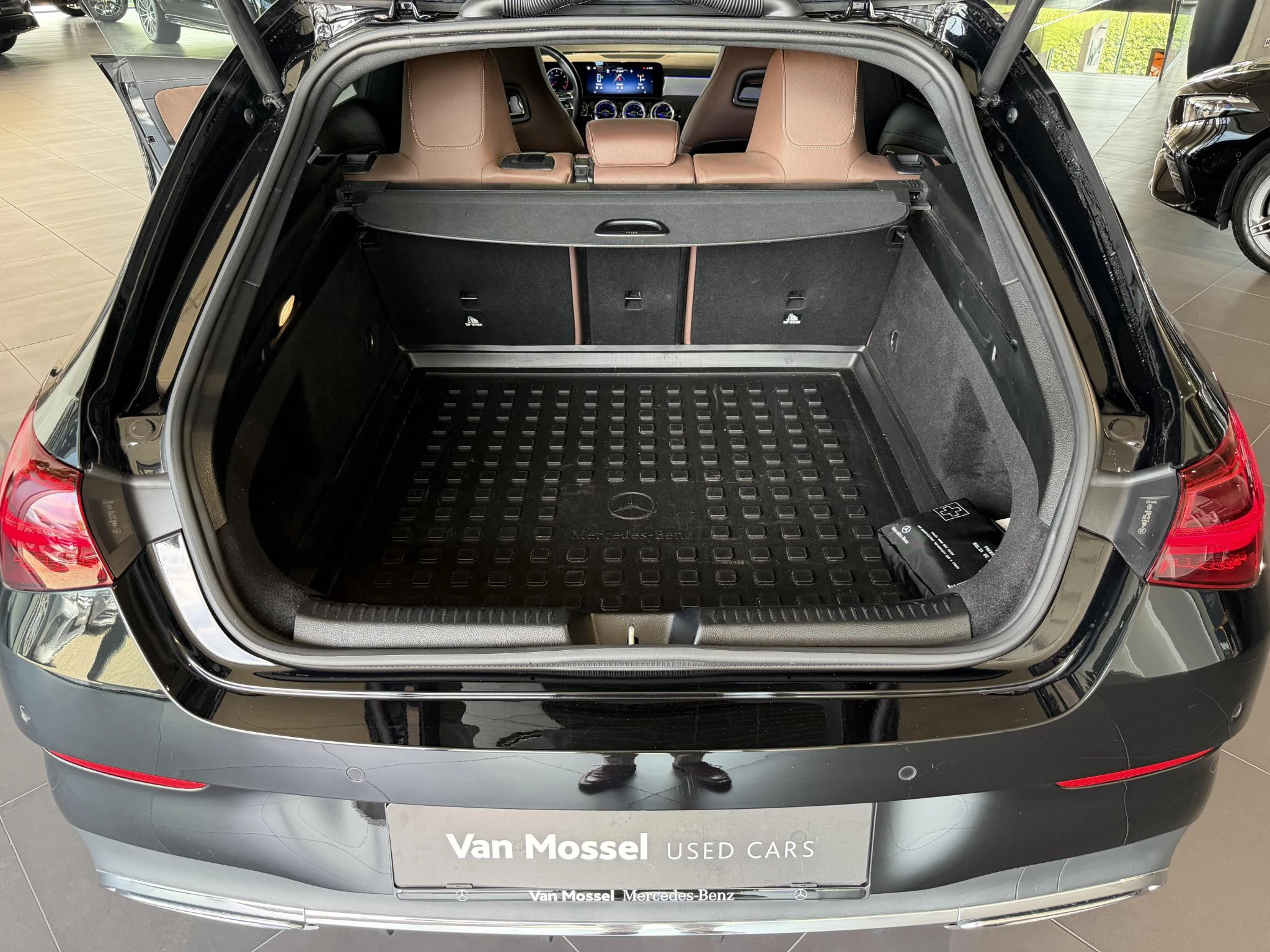 Mercedes-Benz-CLA-image-15