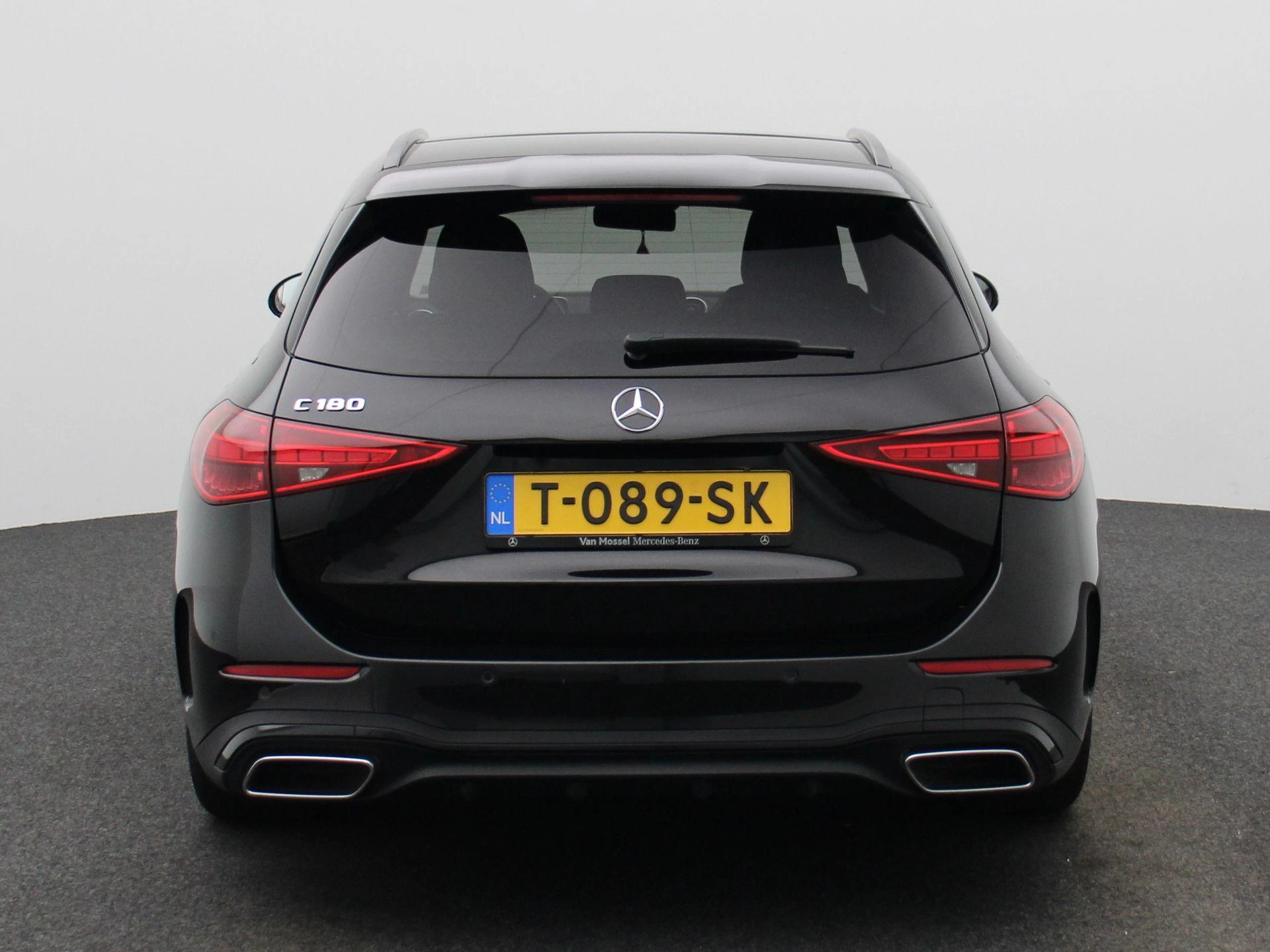 Mercedes-Benz-C-Klasse-image-4