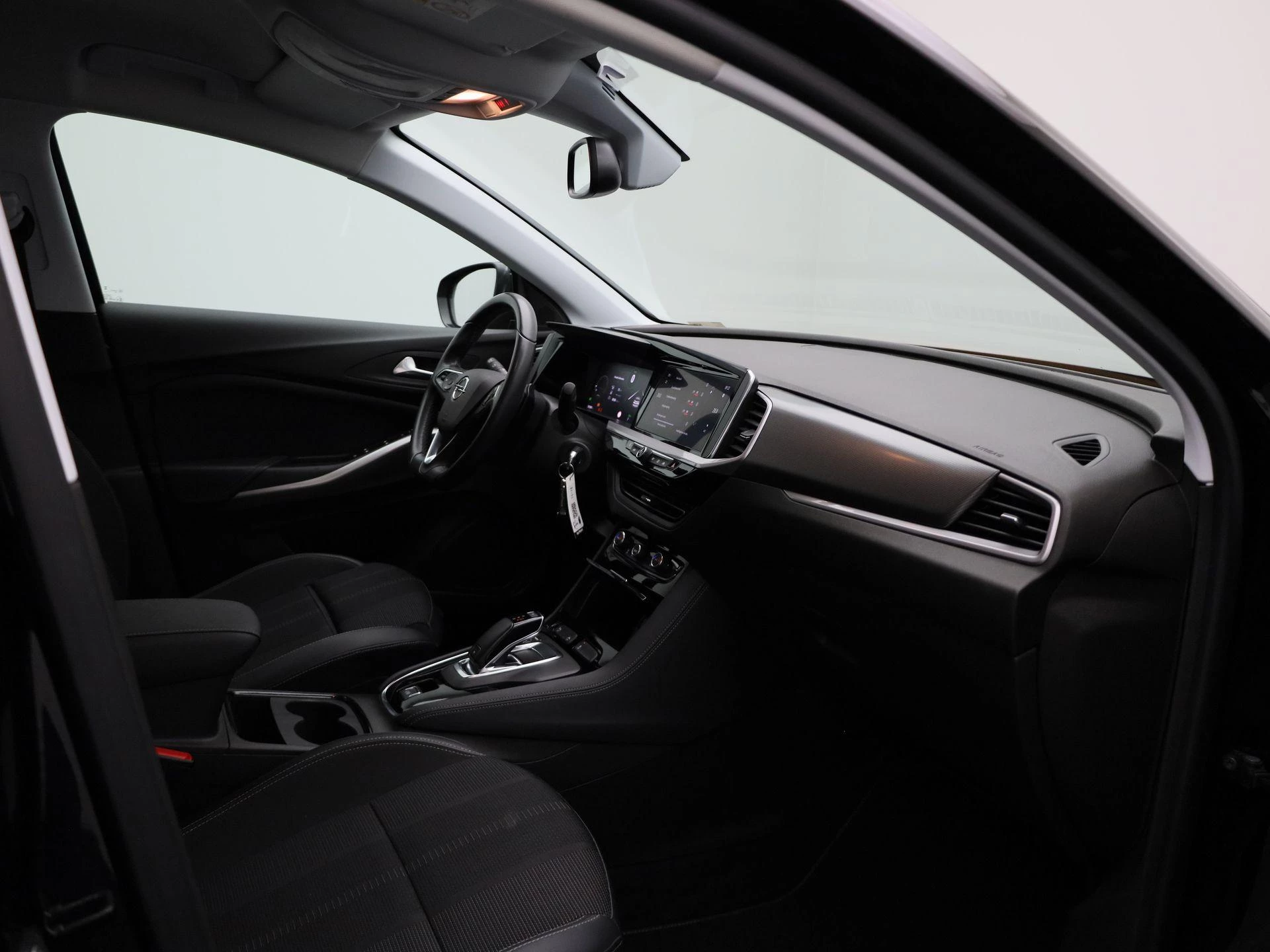 Opel-Grandland-image-31
