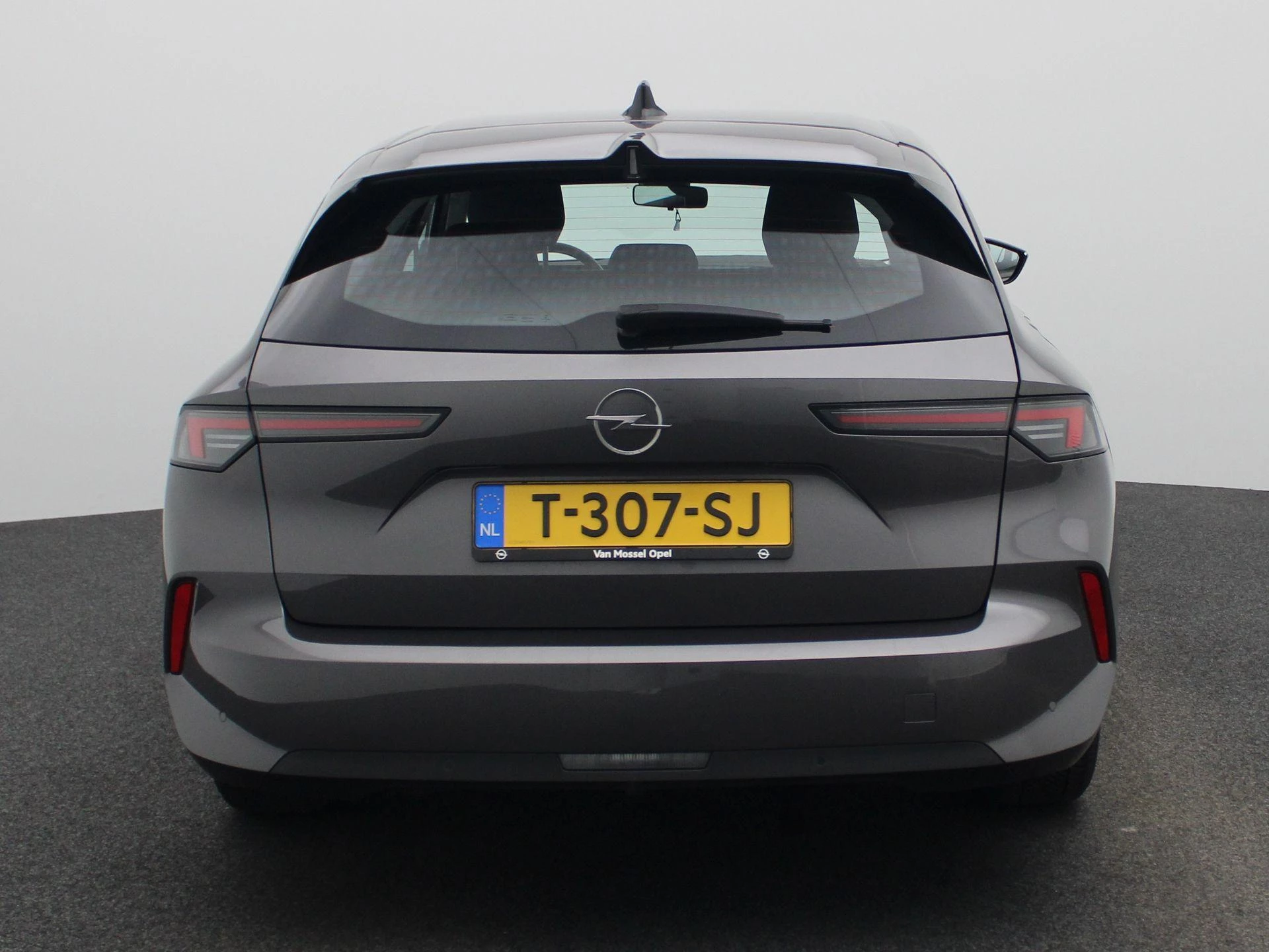 Opel-Astra-image-4