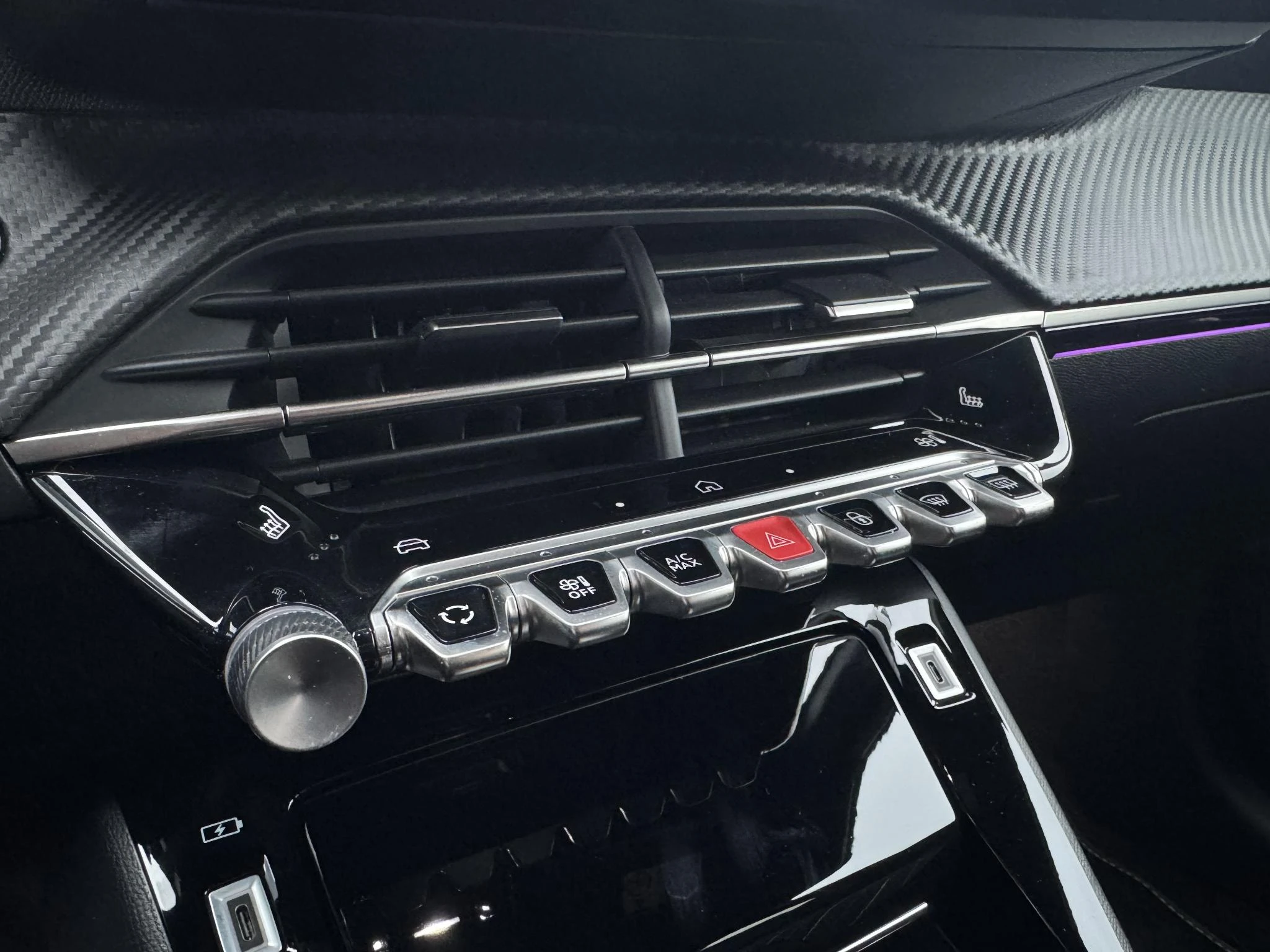 Peugeot-208-image-19