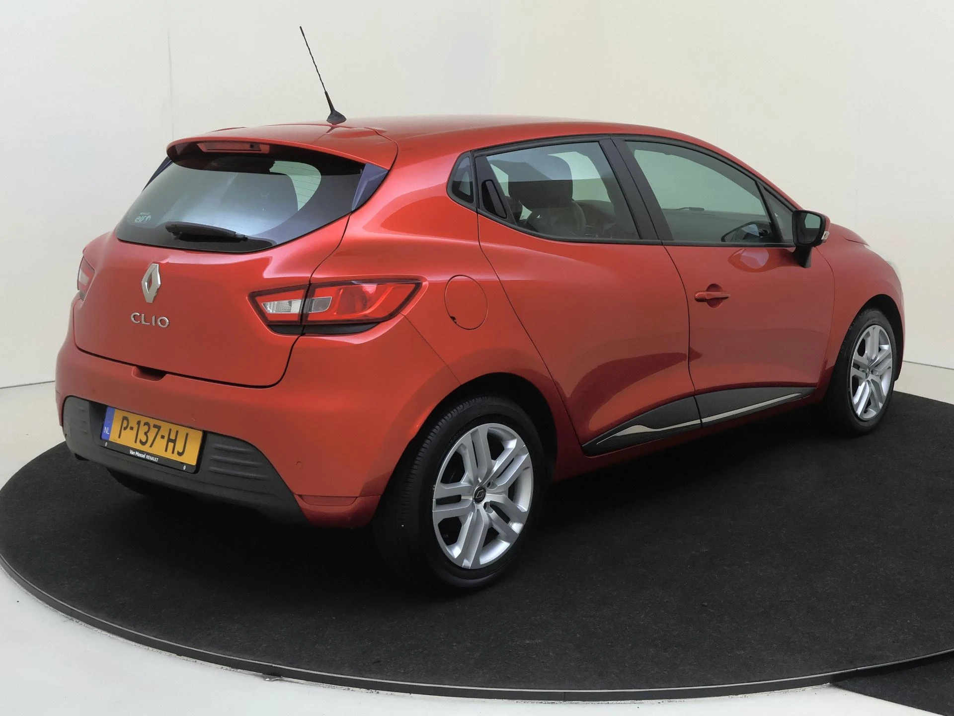 Renault-Clio-image-3