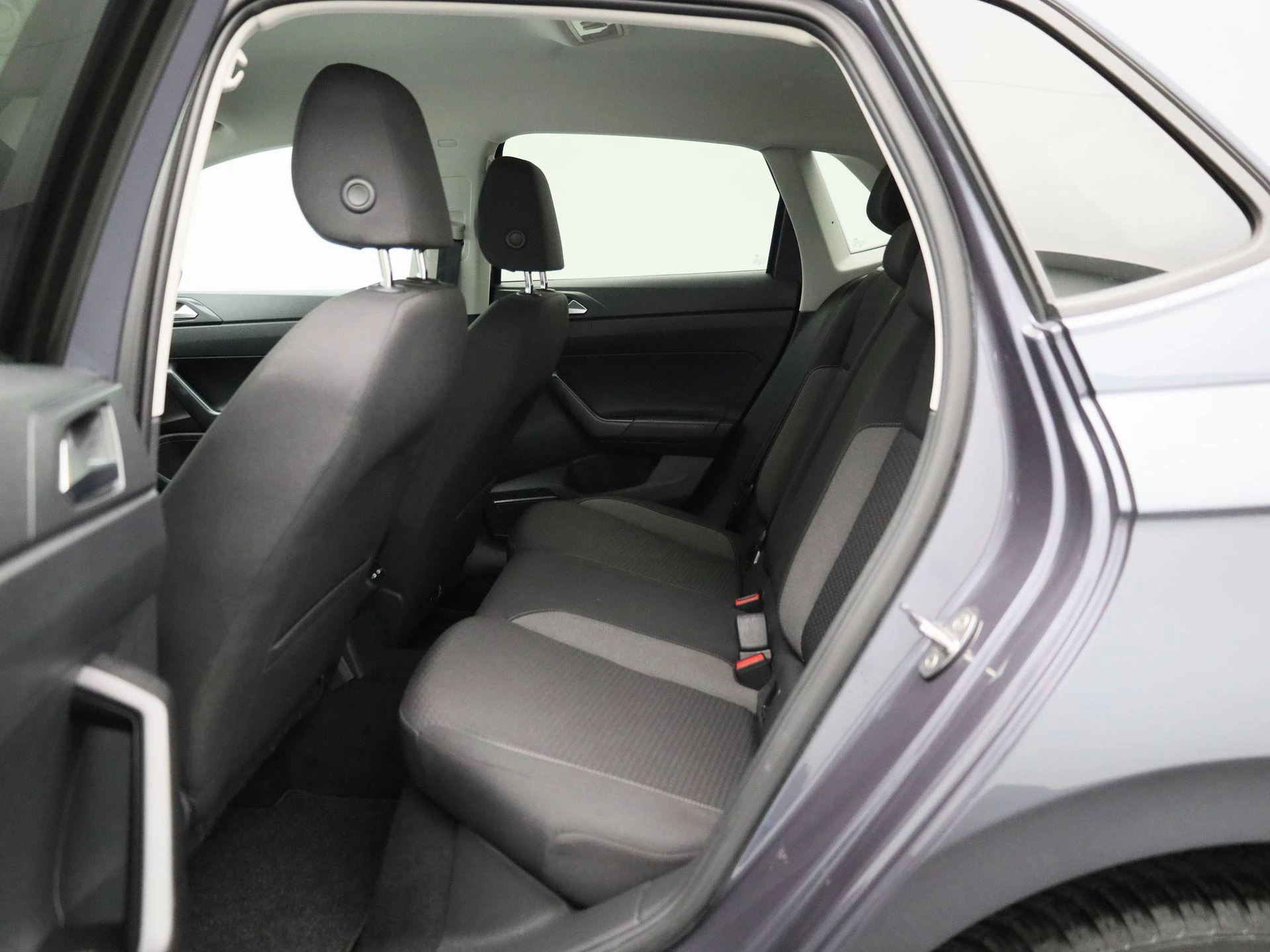 Volkswagen-Polo-image-9