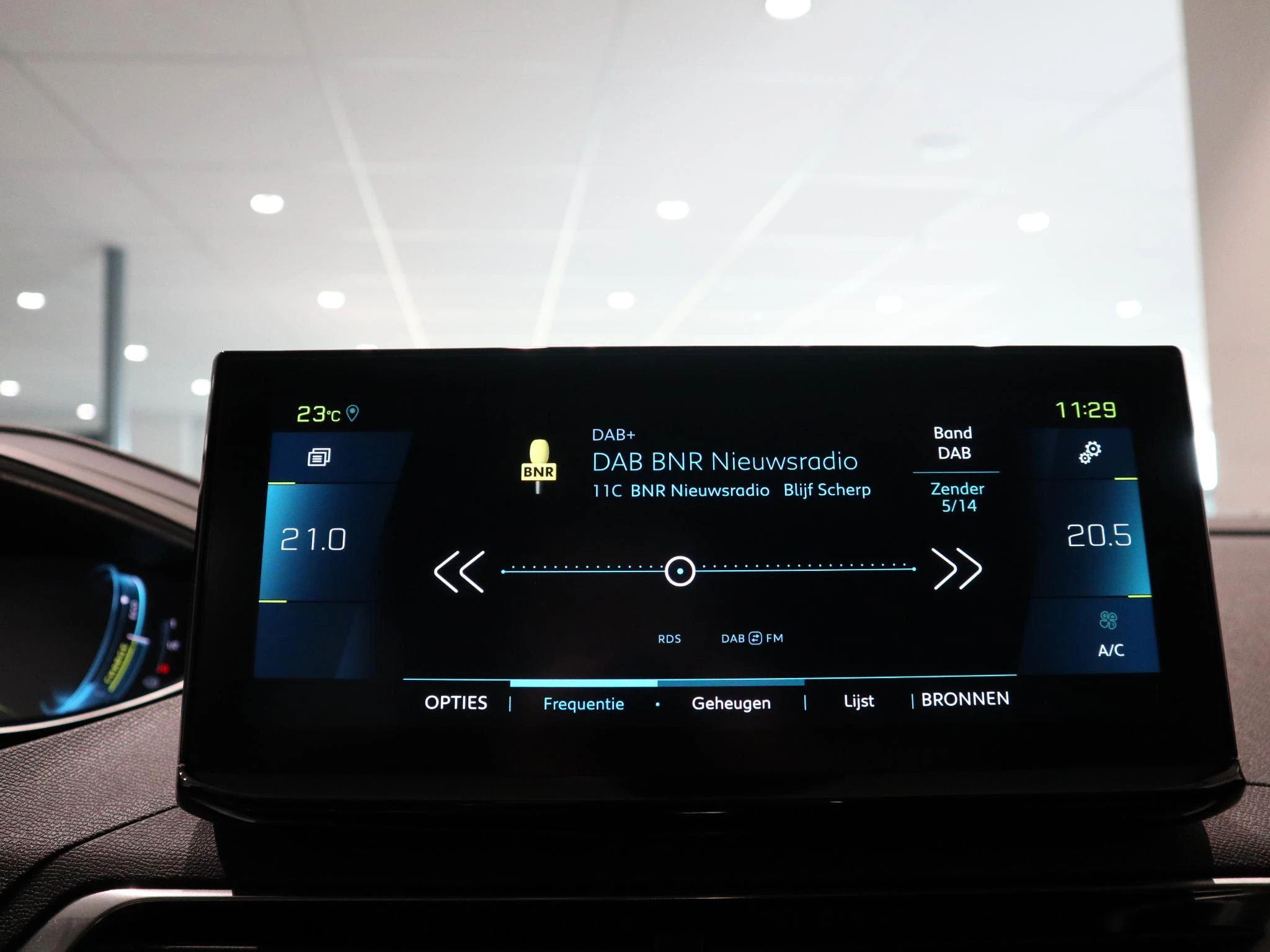 Peugeot-3008-image-13