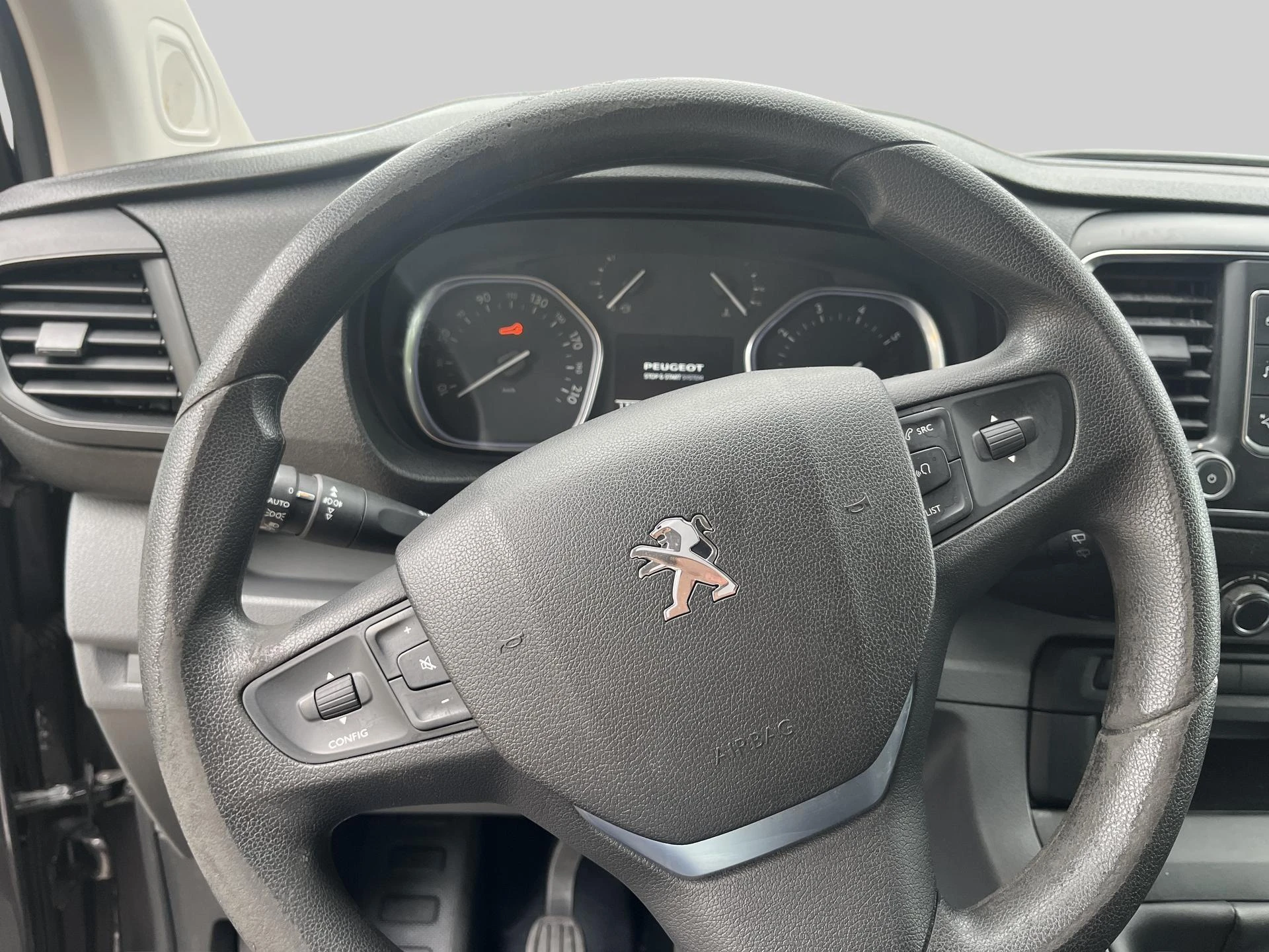 Peugeot-Expert-image-9
