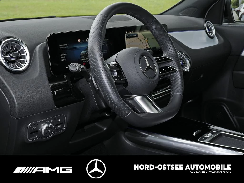Mercedes-Benz GLA 200 AMG ADVANCED+ KAM PANO MBUX KEYLESS AHK AMG Line
