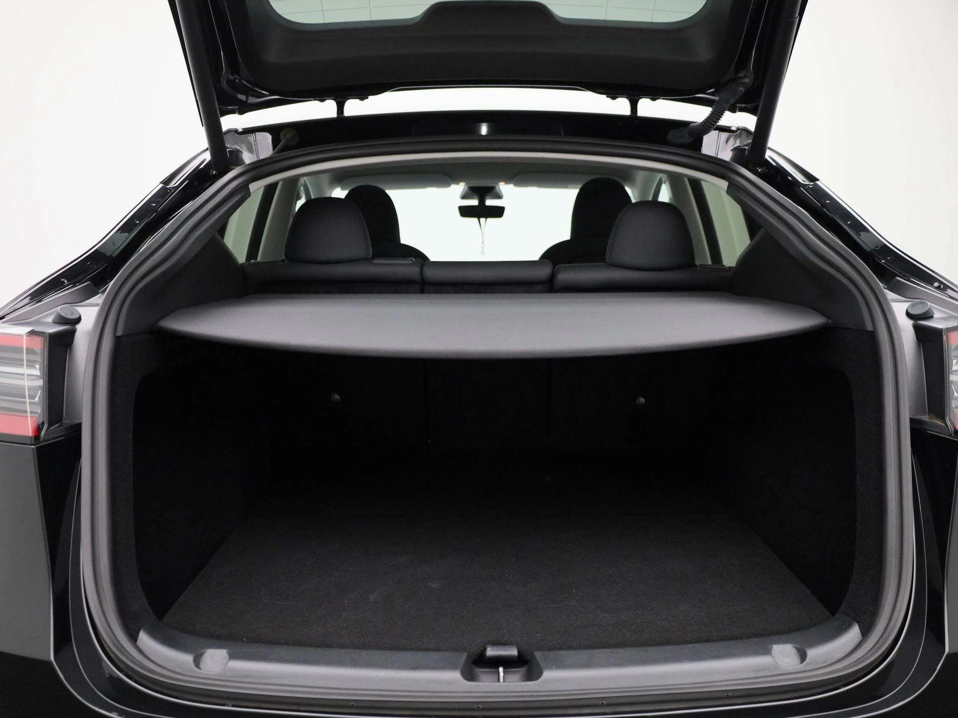 Tesla-Model Y-image-11