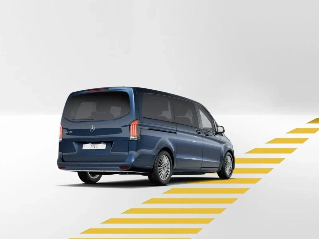 Mercedes-Benz-EQV 300-image-6