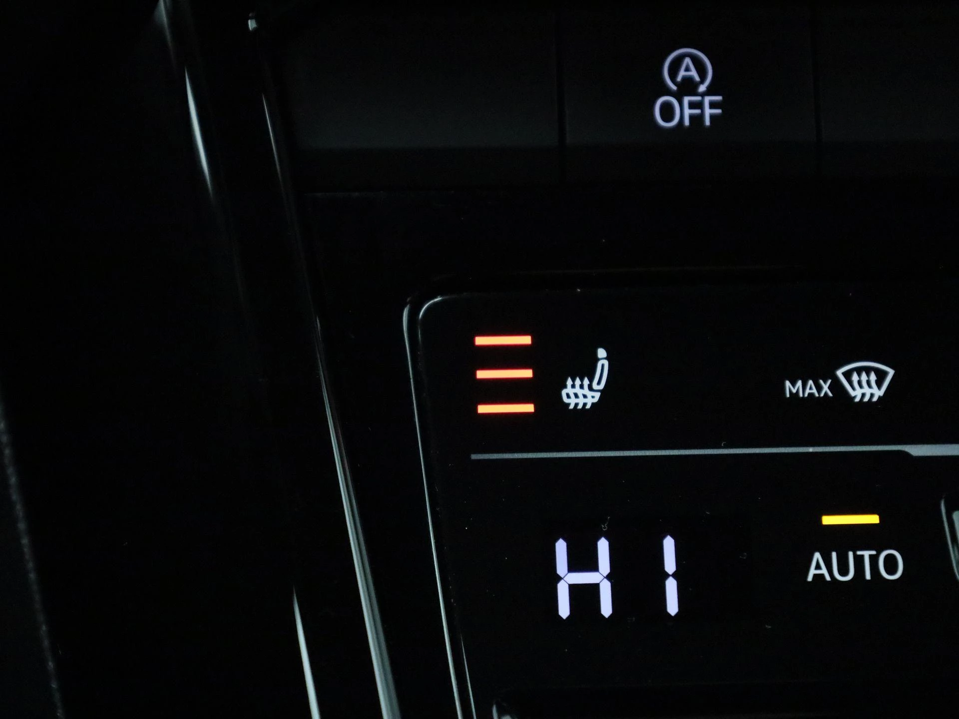 Volkswagen-T-Roc-image-21