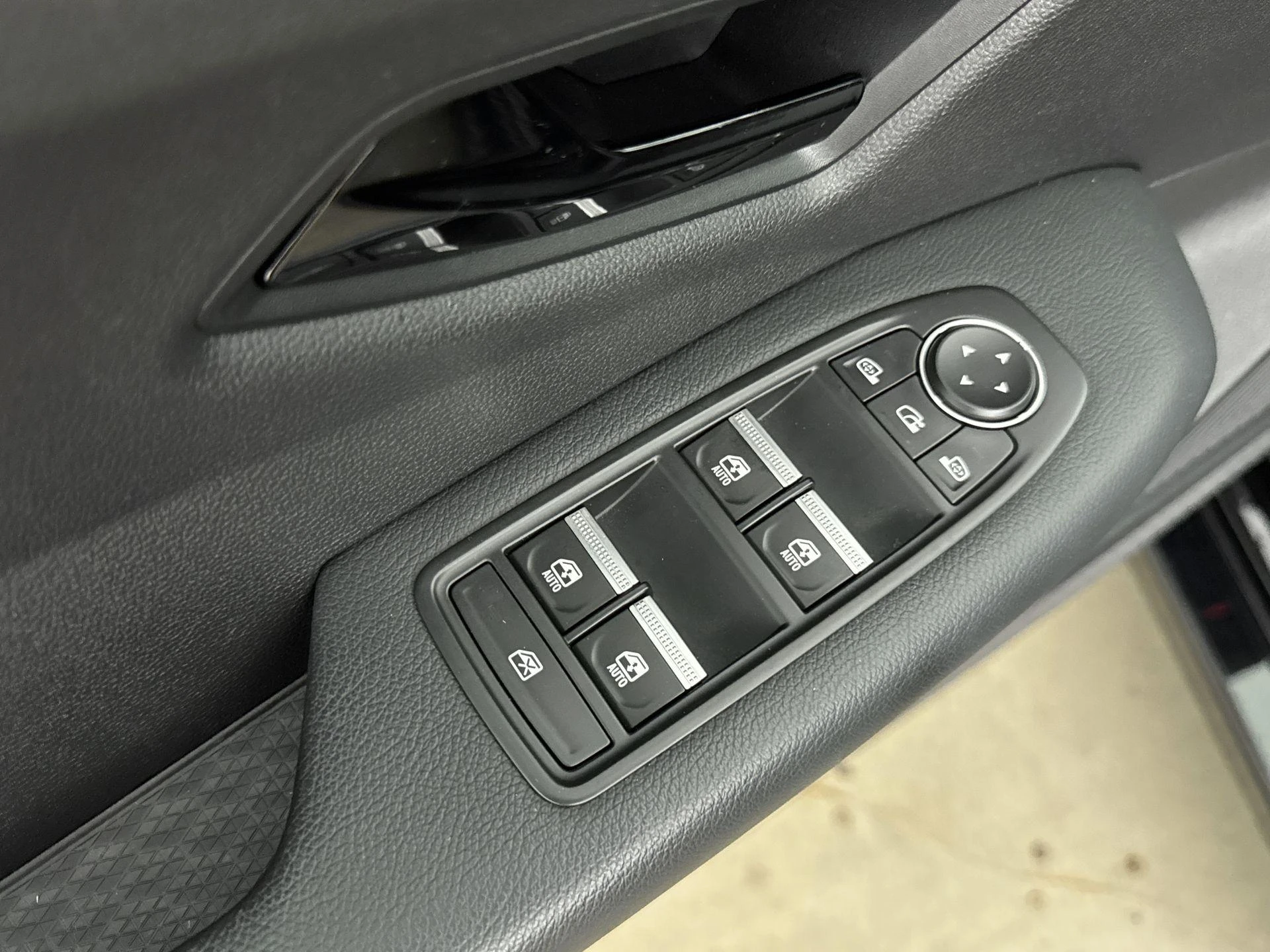 Renault-Megane E-Tech-image-14