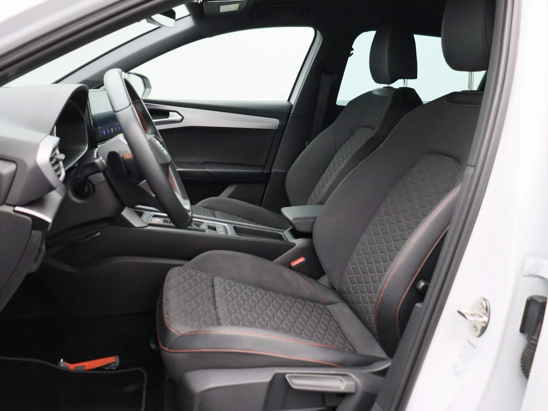SEAT Leon Sportstourer 1.0 eTSI FR Business 110 PK