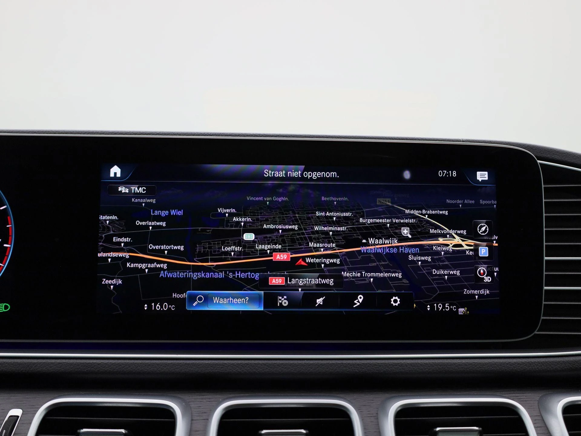 Mercedes-Benz-GLE-image-17