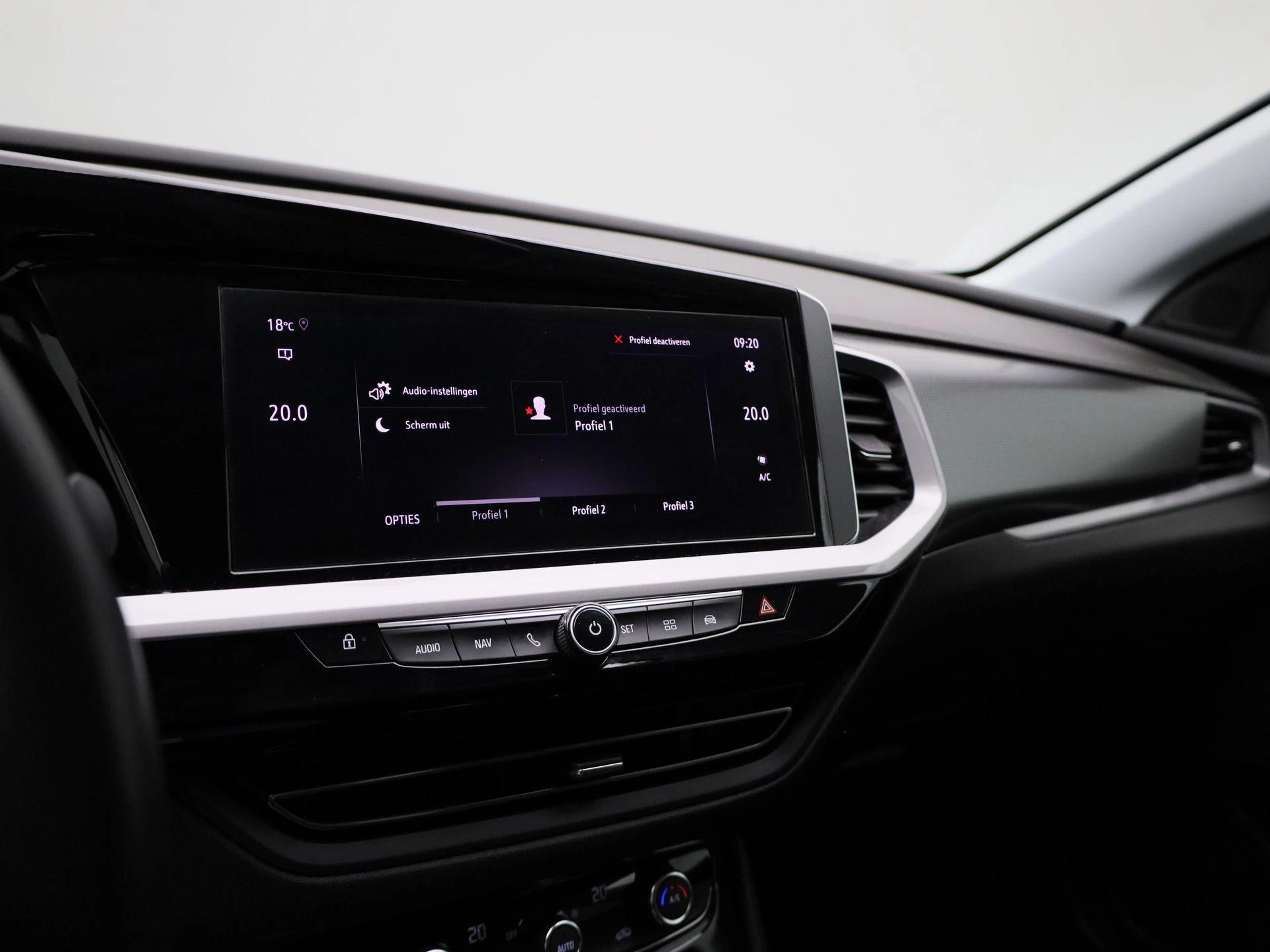 Opel-Grandland-image-17